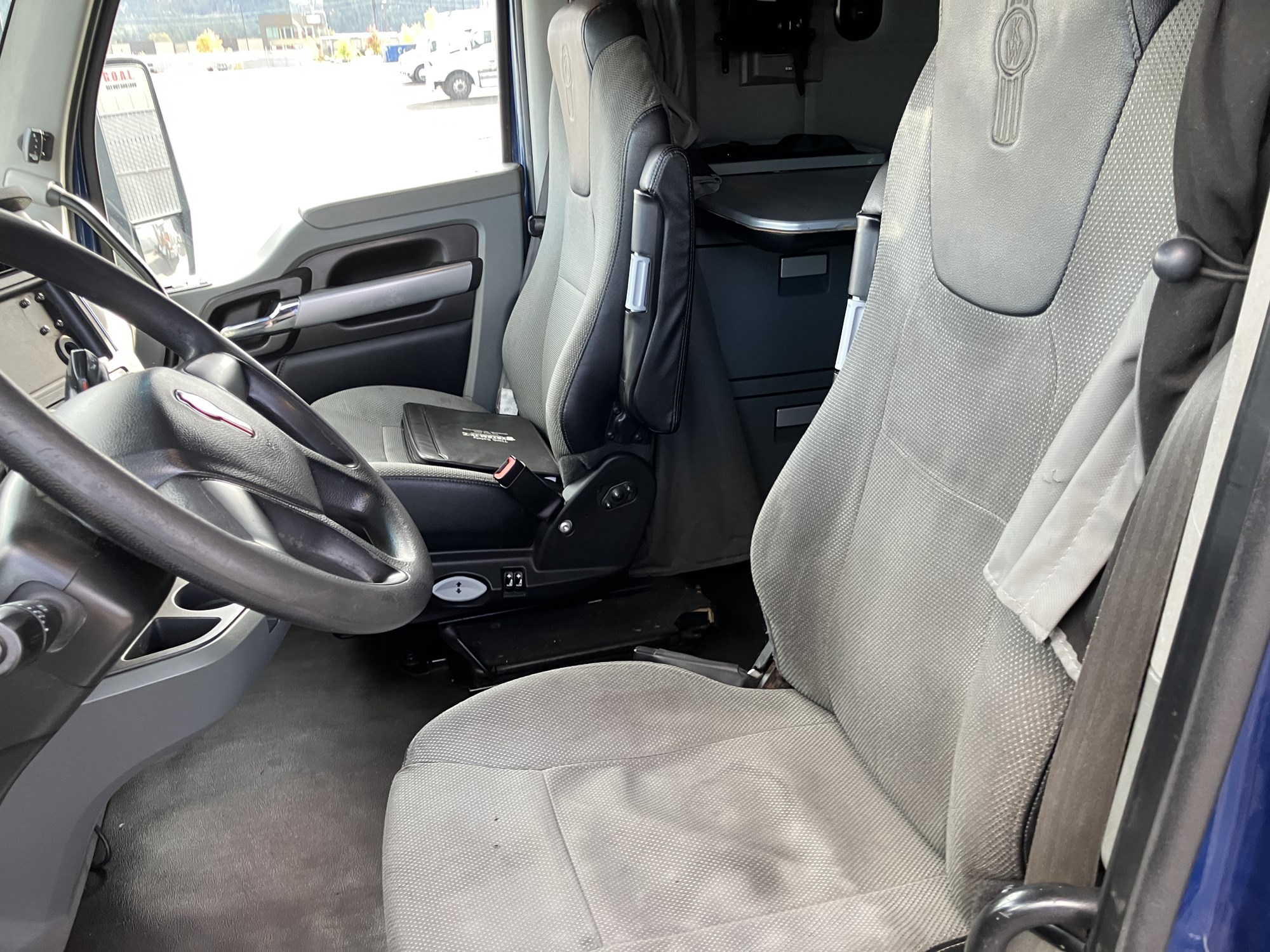 2020 Kenworth T680 2020 Kenworth T680 - image 6 of 6