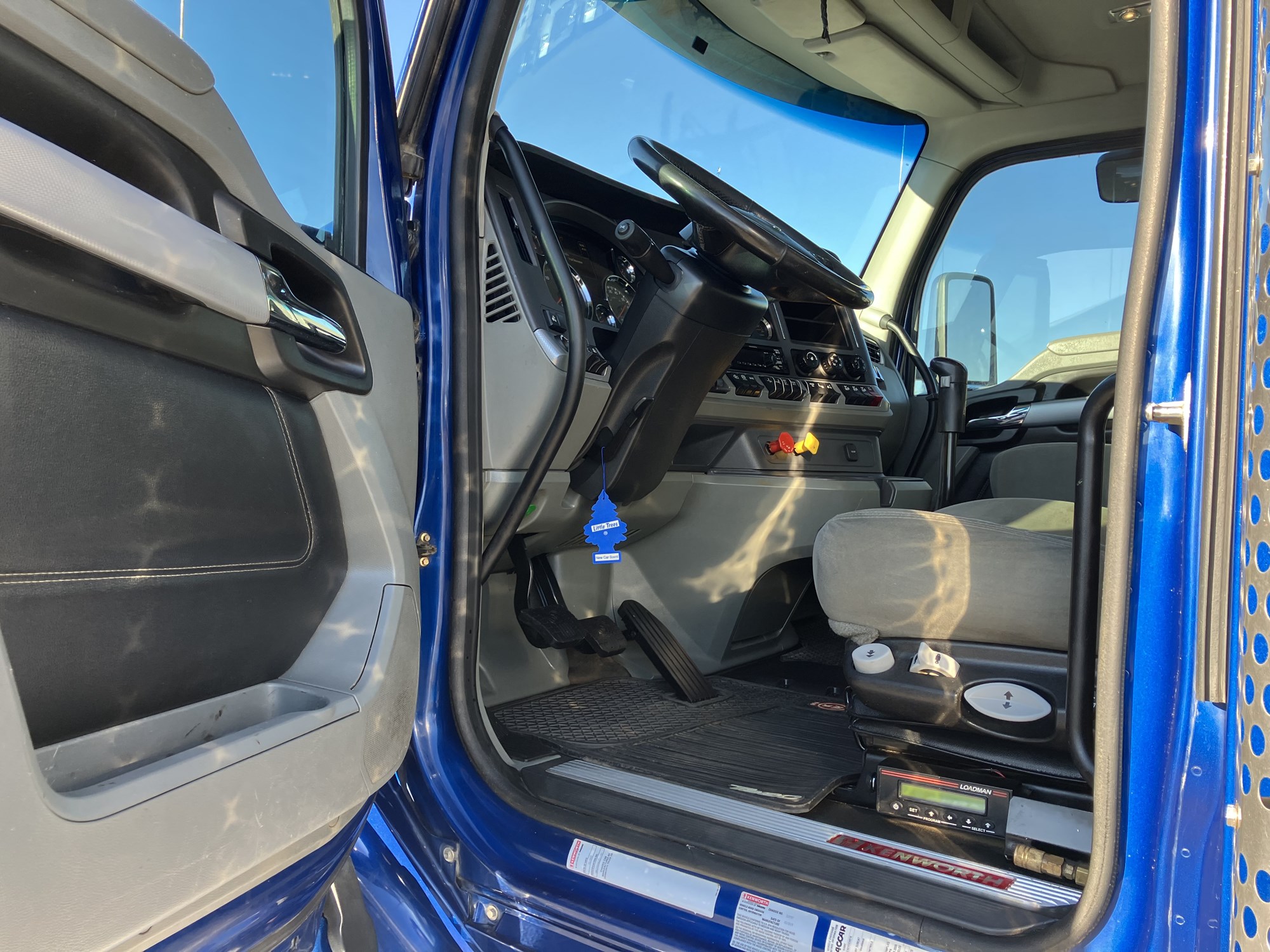 2020 Kenworth T880 - image 6 of 6