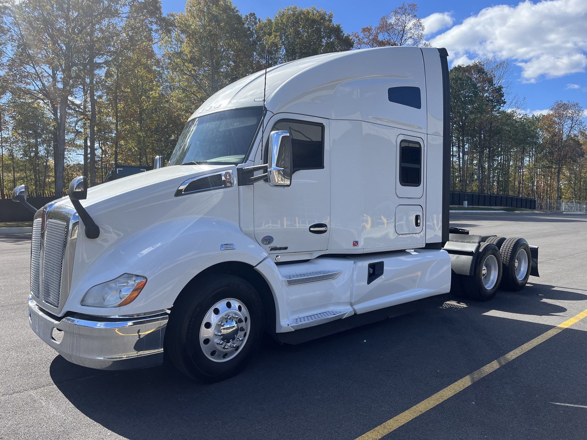 2020 Kenworth T680 - image 1 of 6
