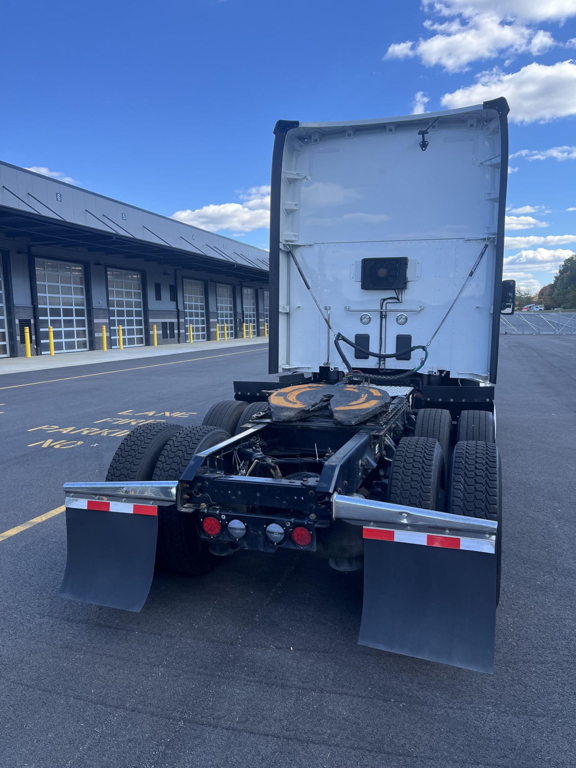 2020 Kenworth T680 - image 5 of 6