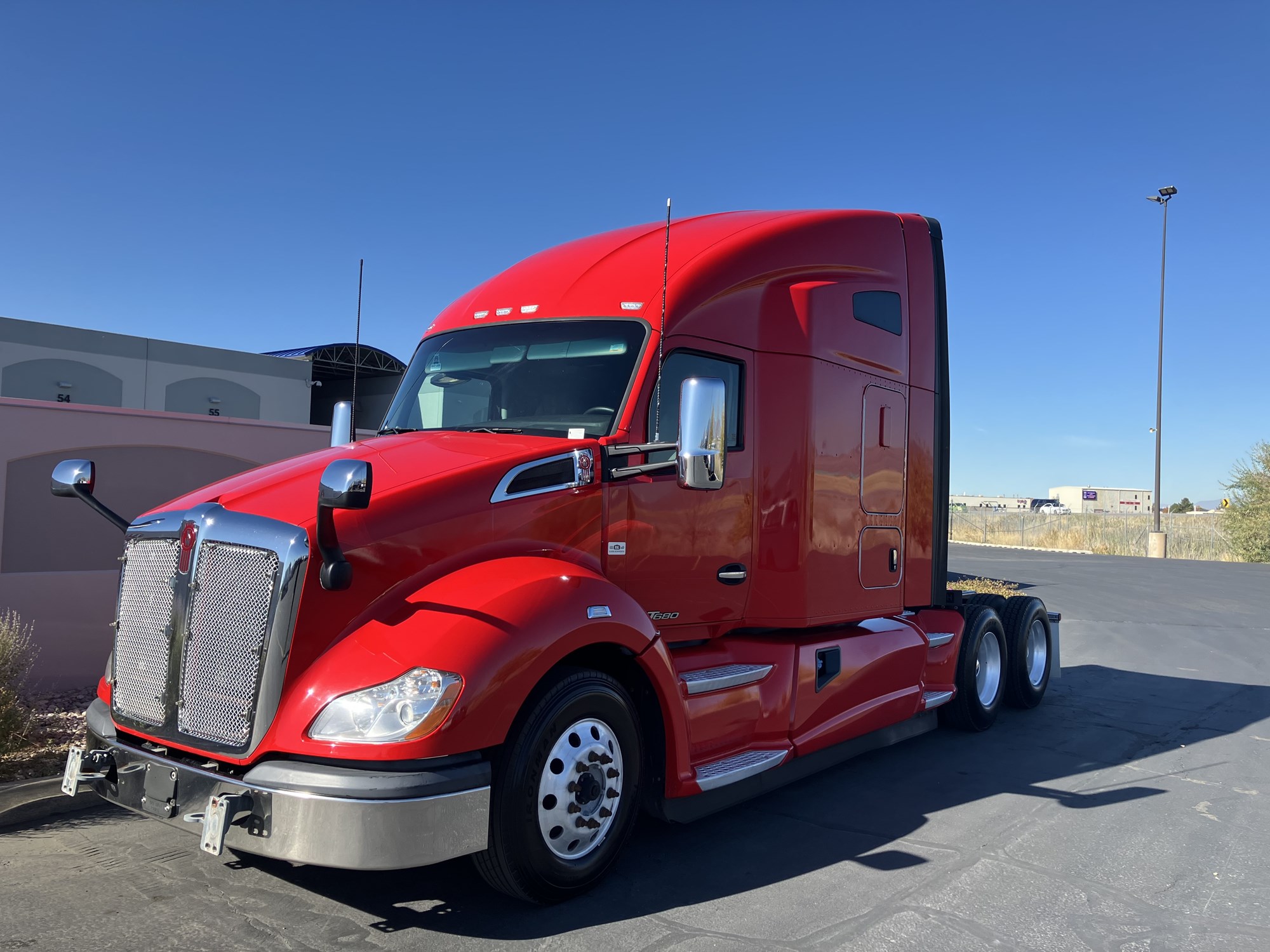 2020 Kenworth T680 - image 2 of 6