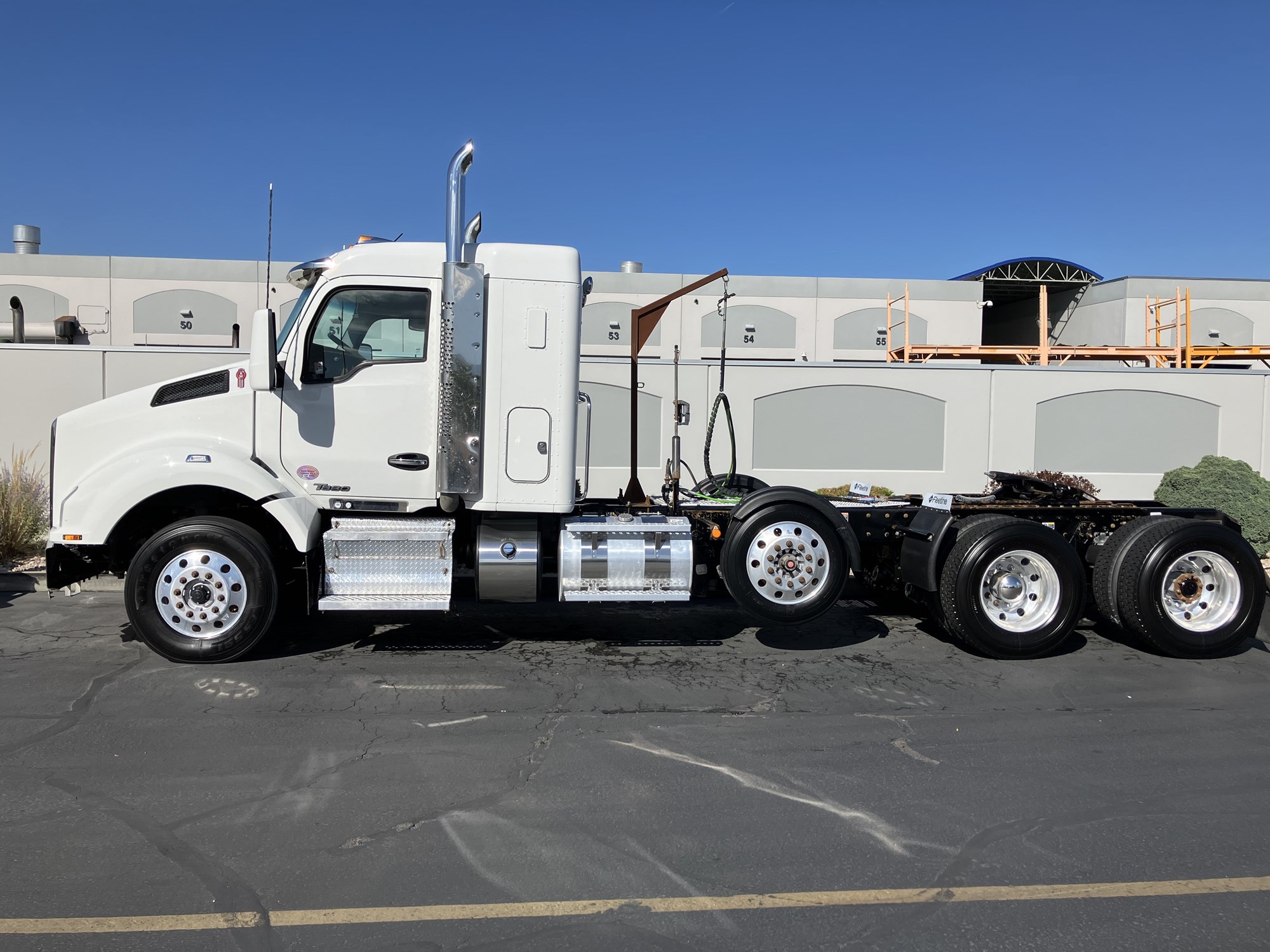 2020 Kenworth T880 - image 1 of 6