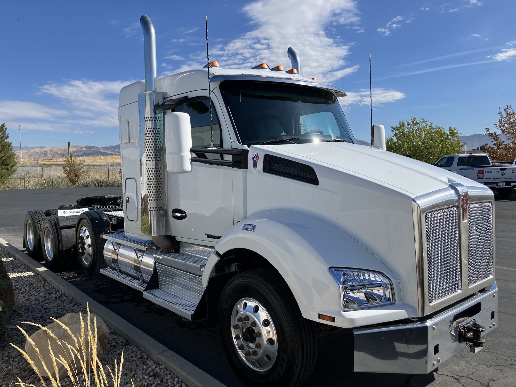 2020 Kenworth T880 - image 3 of 6