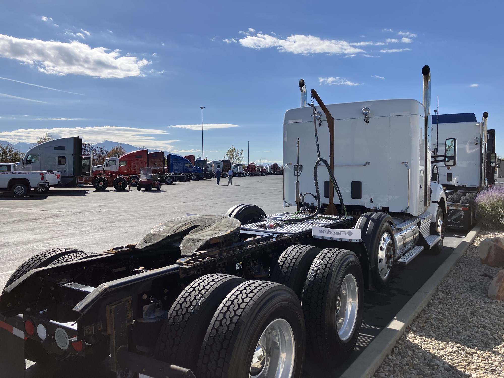2020 Kenworth T880 - image 4 of 6