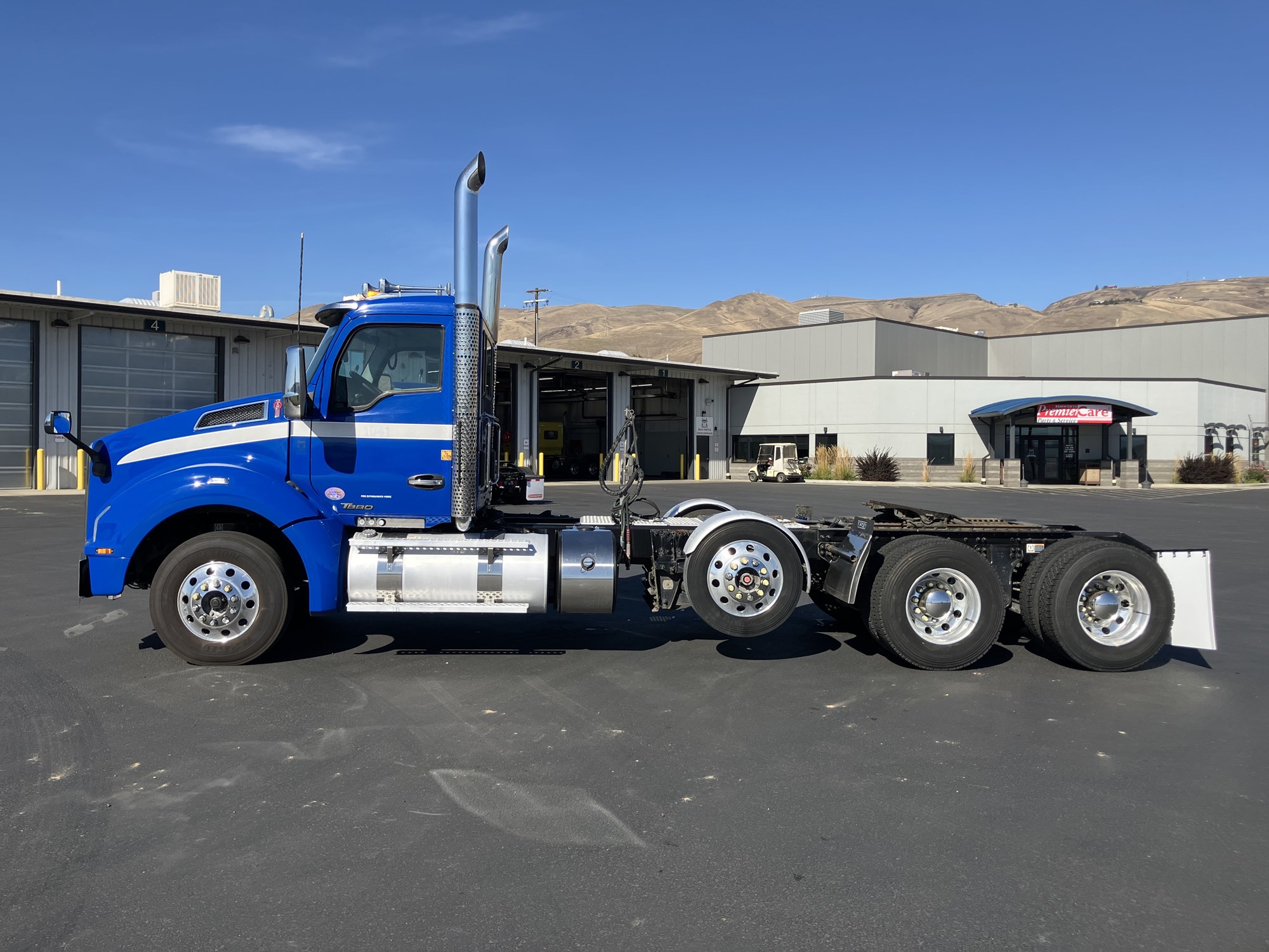 2020 Kenworth T880 2020 Kenworth T880 - image 2 of 6