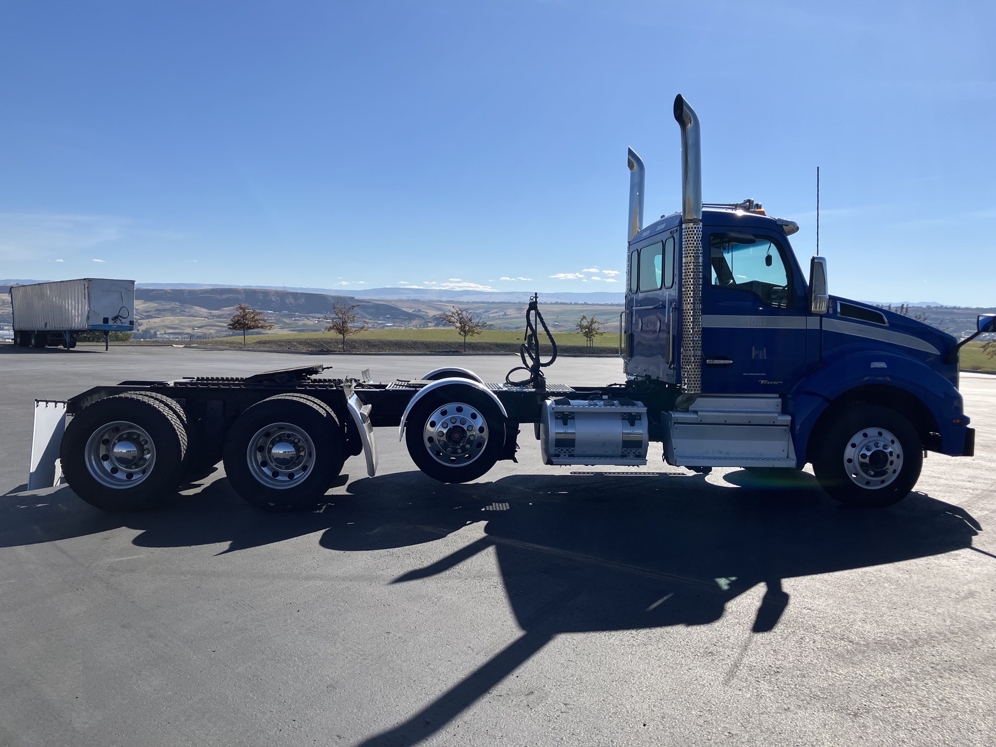 2020 Kenworth T880 2020 Kenworth T880 - image 3 of 6