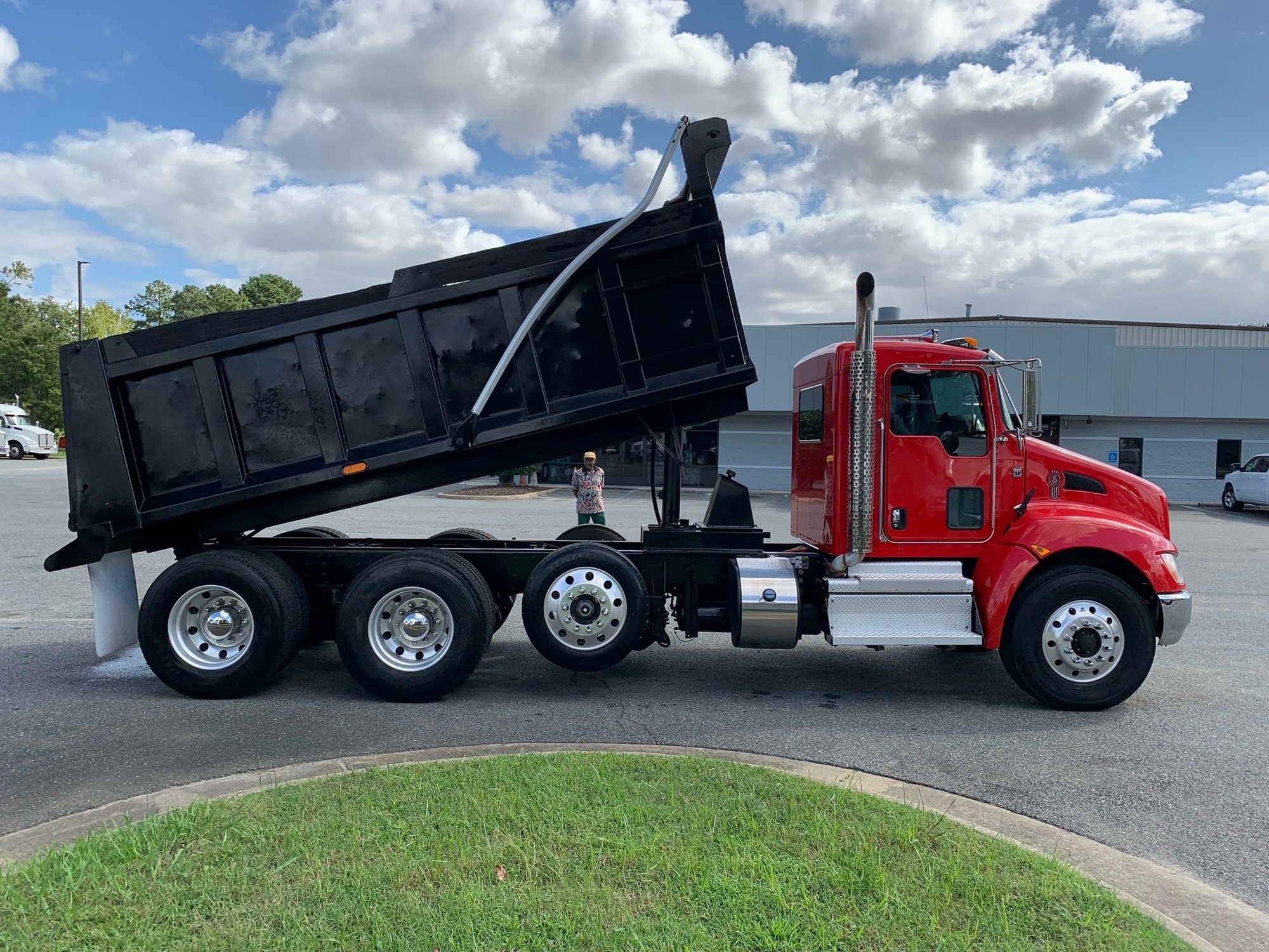 2020 Kenworth T370 - image 1 of 6