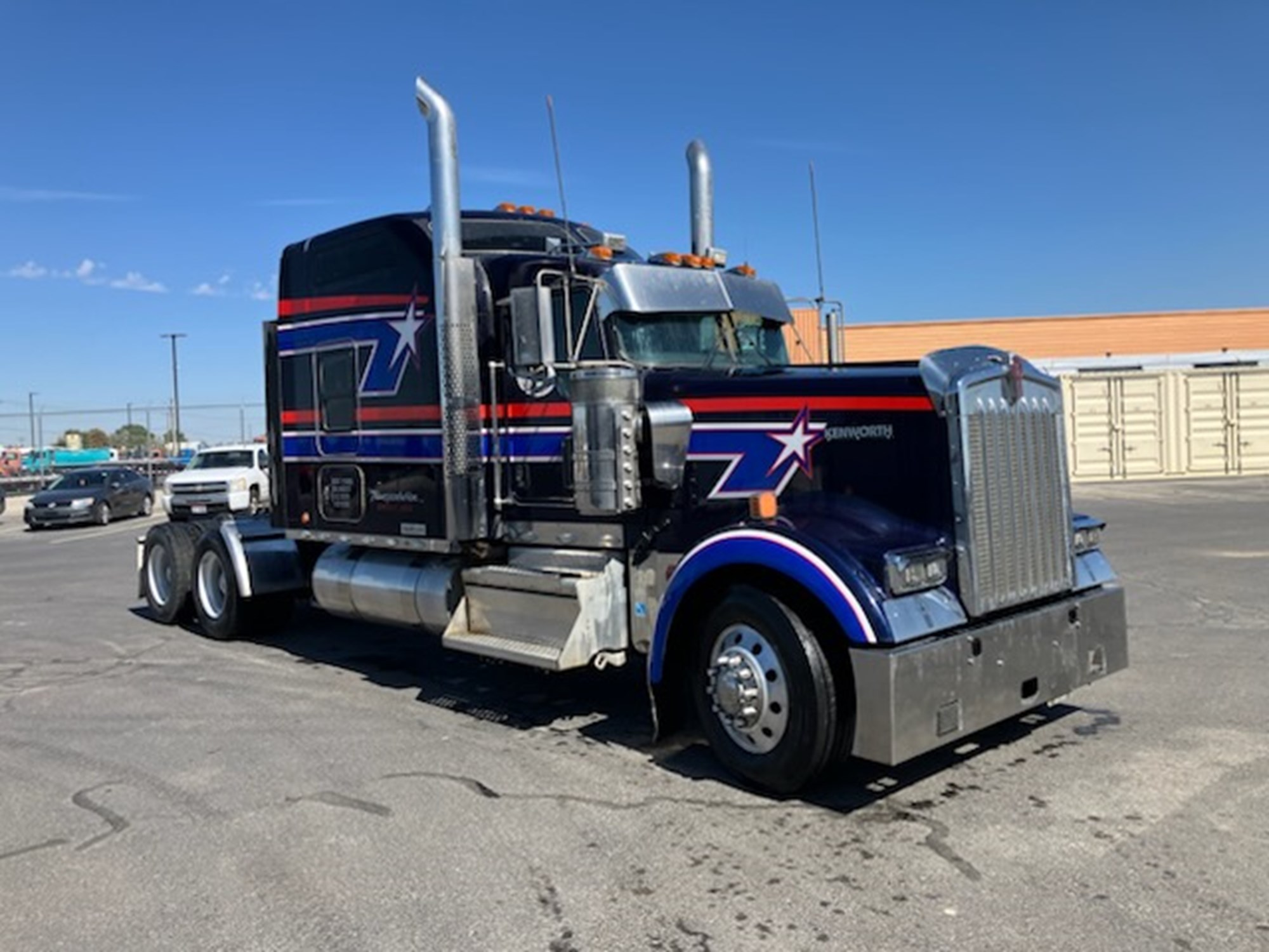 2020 Kenworth W900 - image 2 of 5
