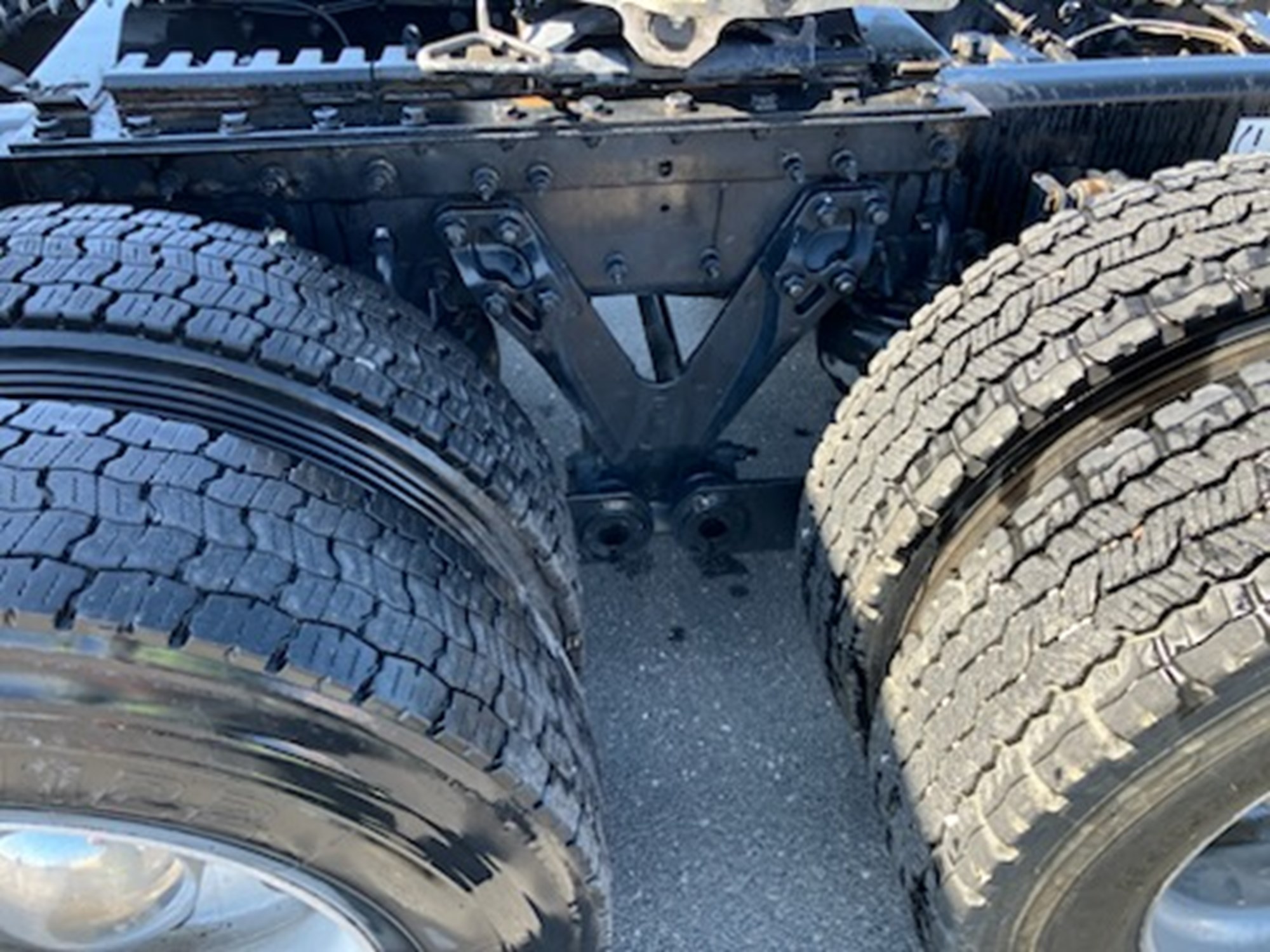 2020 Kenworth W900 - image 3 of 5