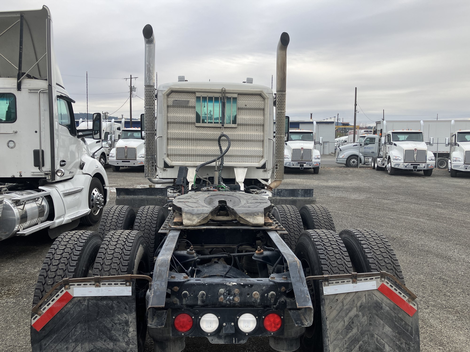 2021 Kenworth T880 - image 2 of 3