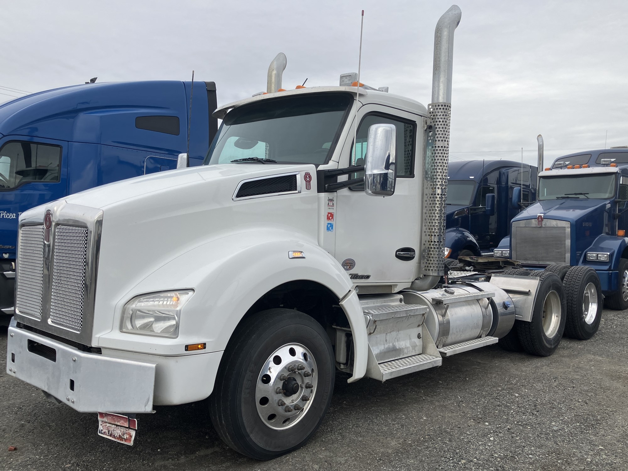 2021 Kenworth T880 - image 1 of 5