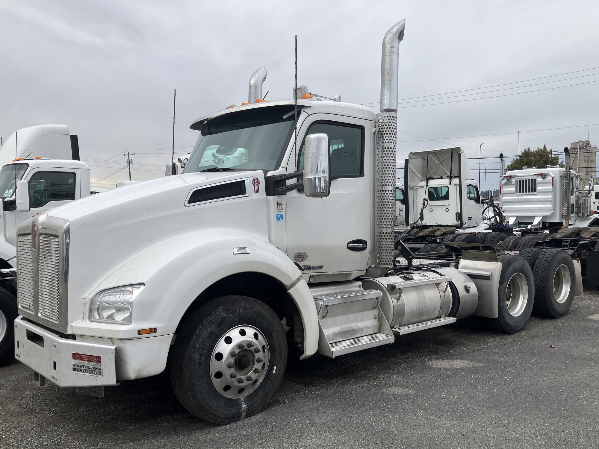 2021 Kenworth T880 - image 1 of 4