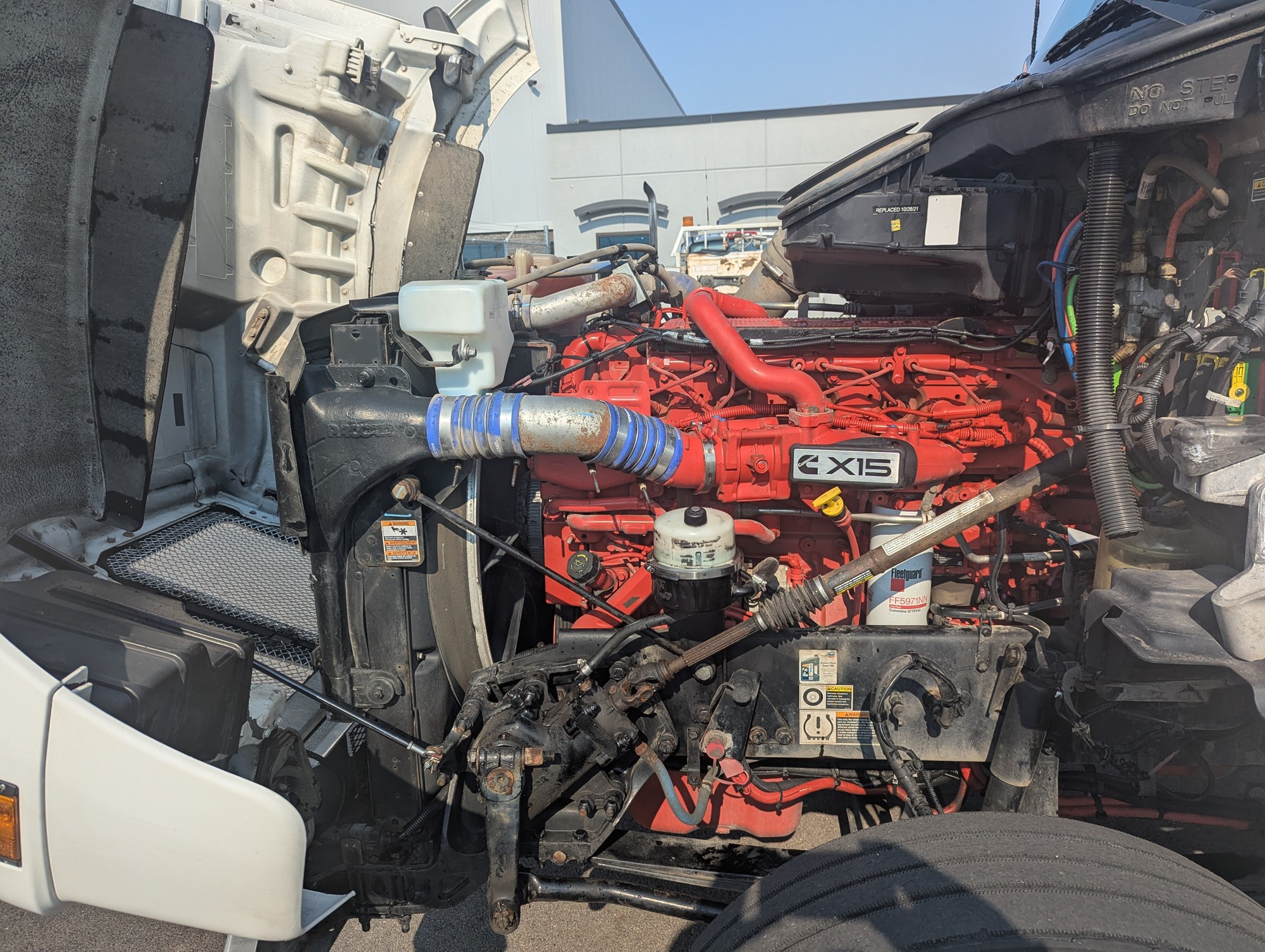 2021 Kenworth T880 - image 3 of 6