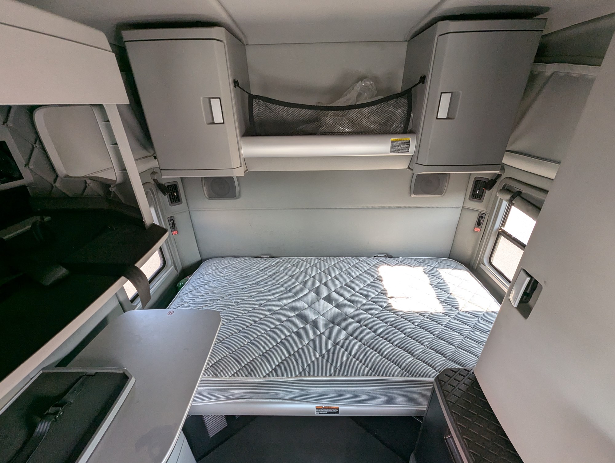 2021 Kenworth T880 - image 6 of 6