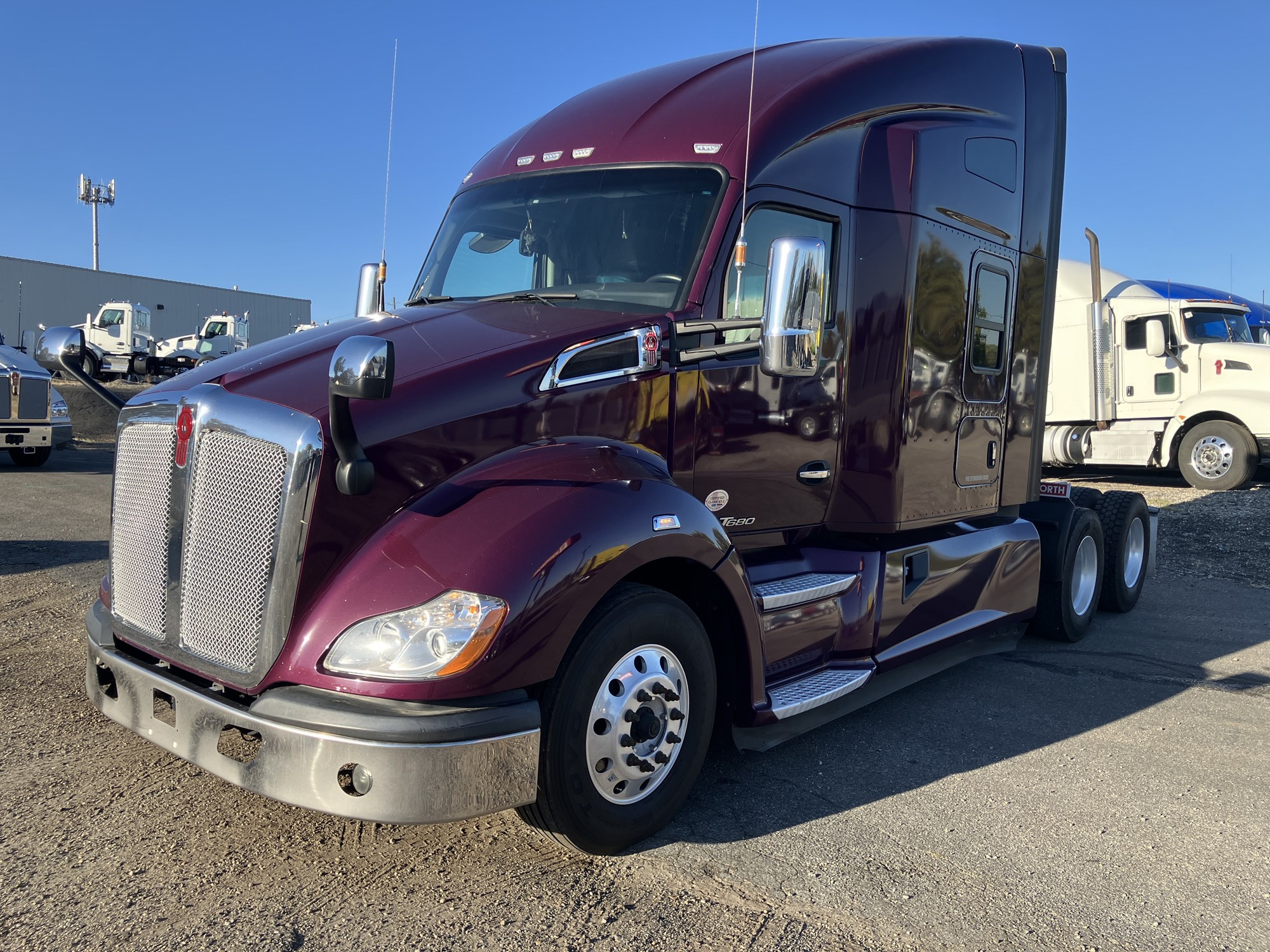 2021 Kenworth T680 - image 1 of 6