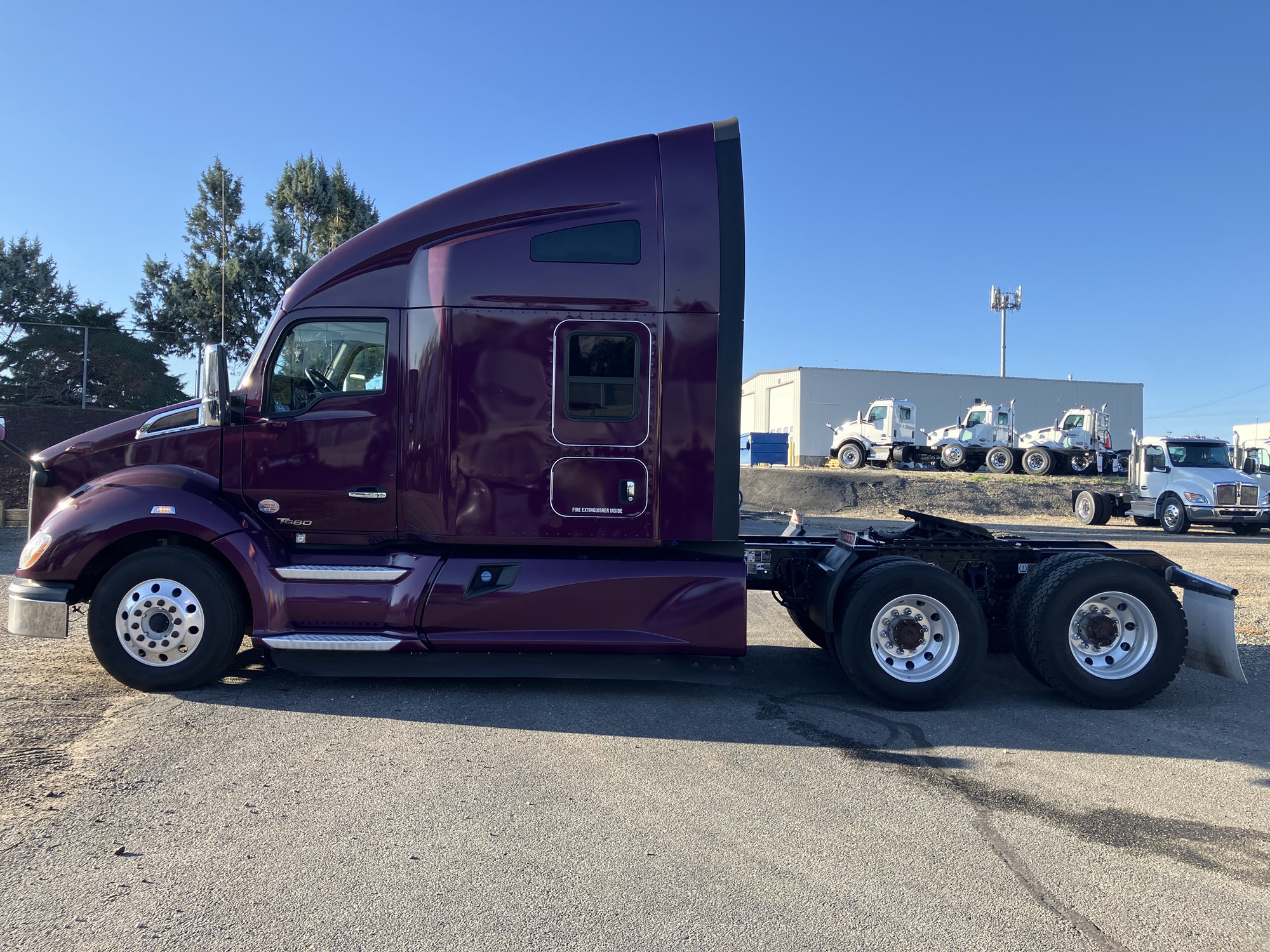 2021 Kenworth T680 - image 2 of 6
