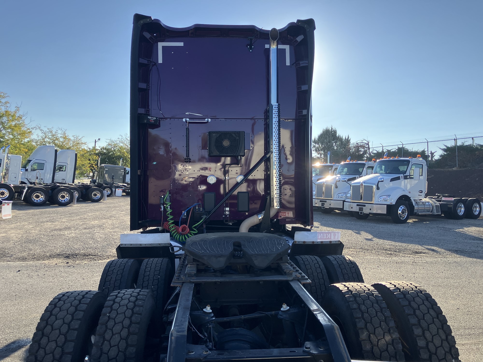2021 Kenworth T680 - image 4 of 6