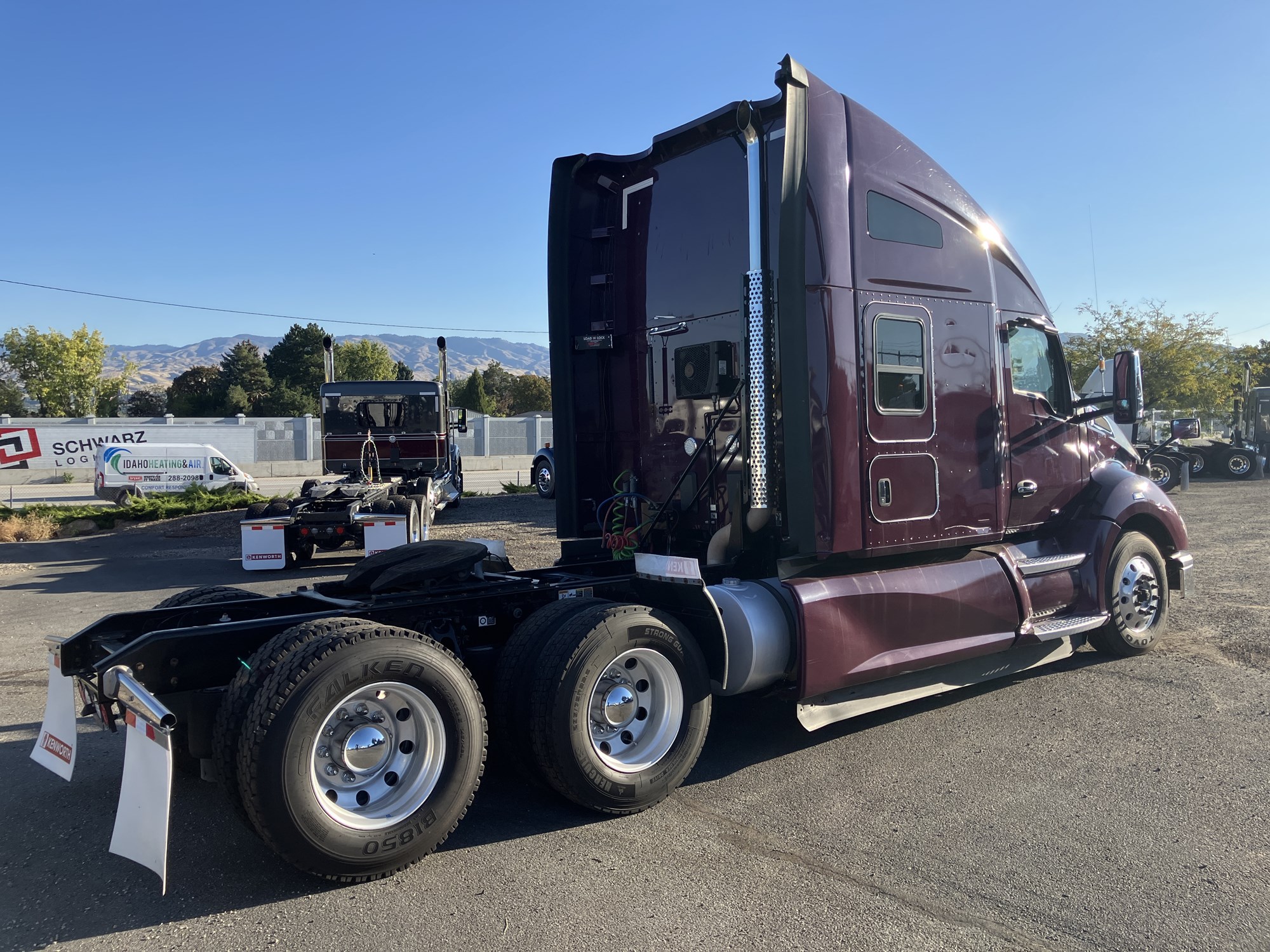 2021 Kenworth T680 - image 5 of 6