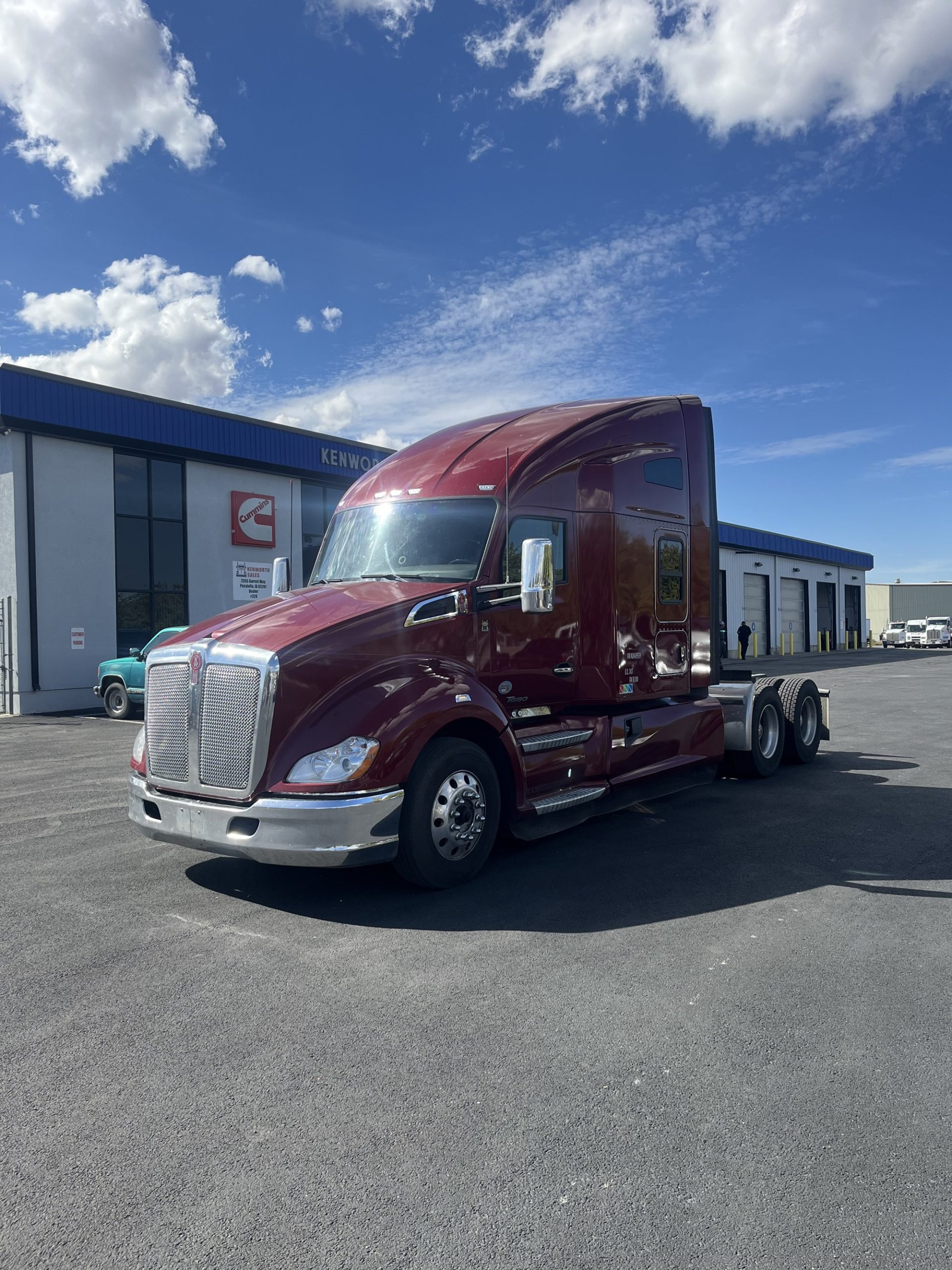 2021 Kenworth T680 - image 1 of 6