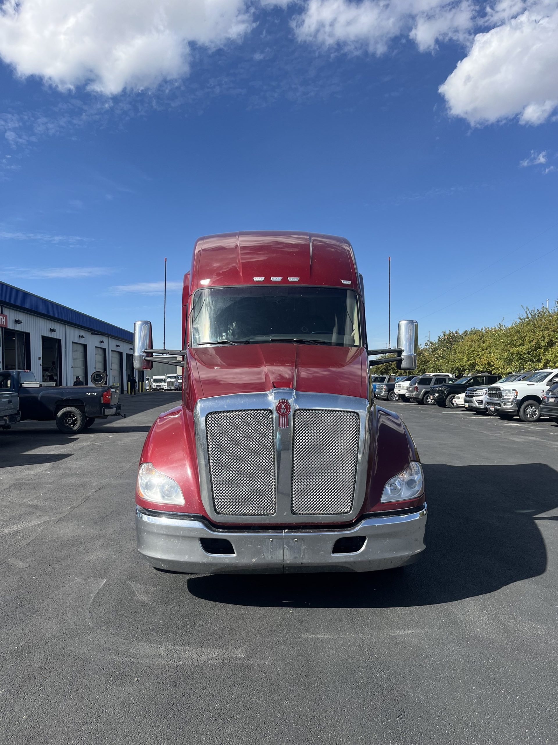 2021 Kenworth T680 - image 2 of 6