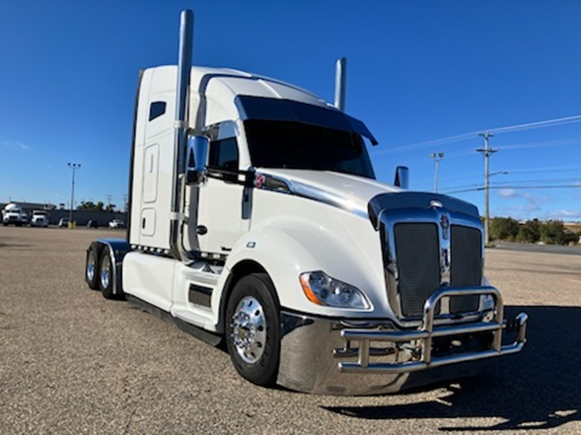 2021 Kenworth T680 2021 Kenworth T680 - image 3 of 6
