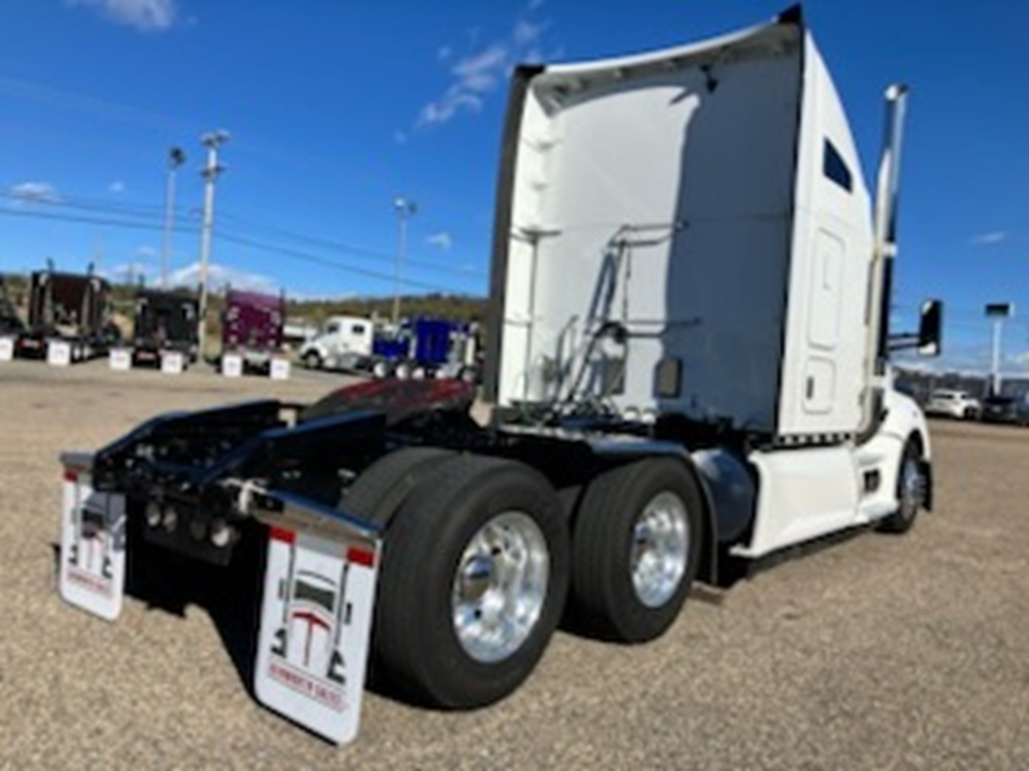 2021 Kenworth T680 2021 Kenworth T680 - image 5 of 6