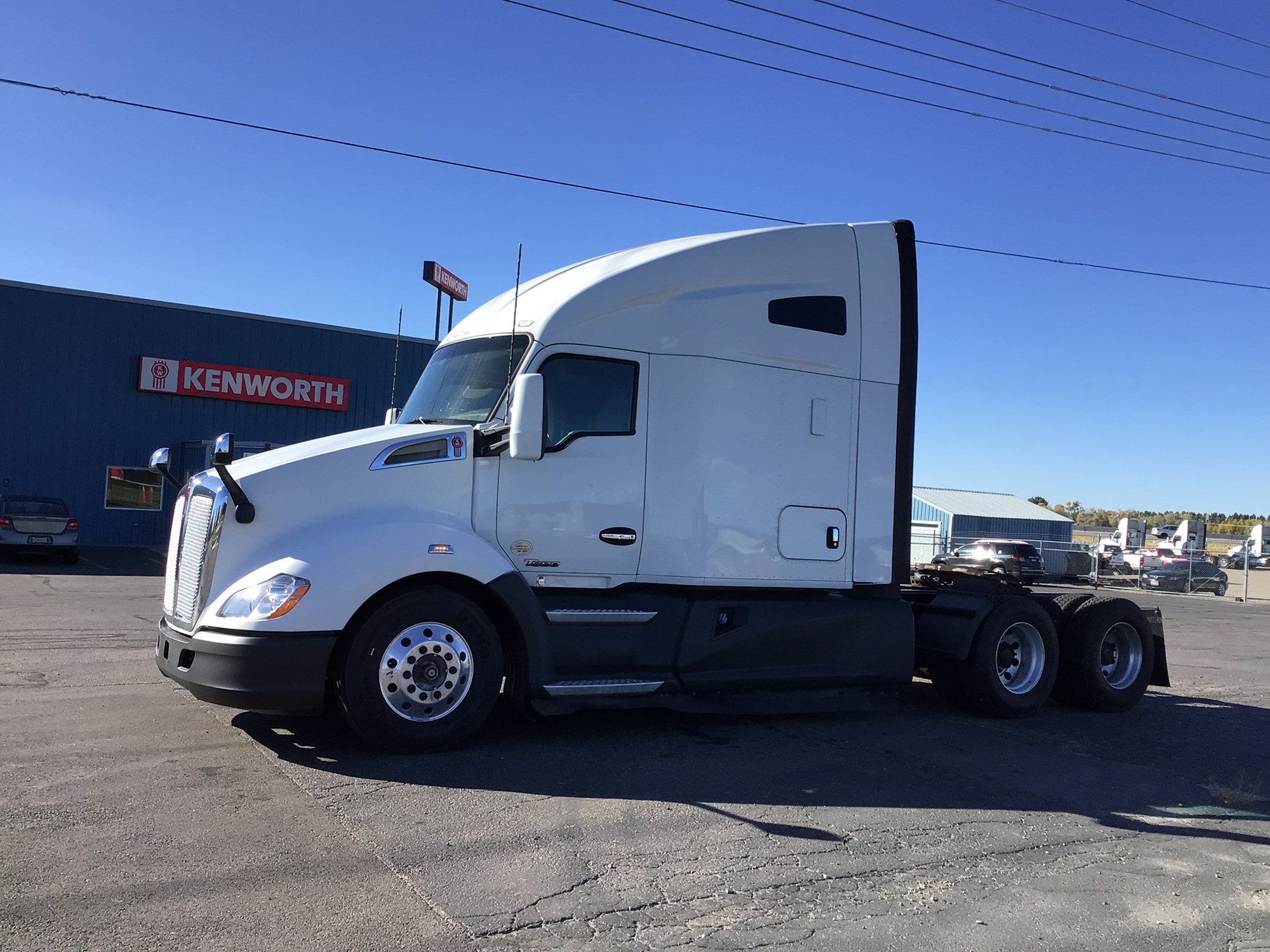 2021 Kenworth T680 - image 1 of 6