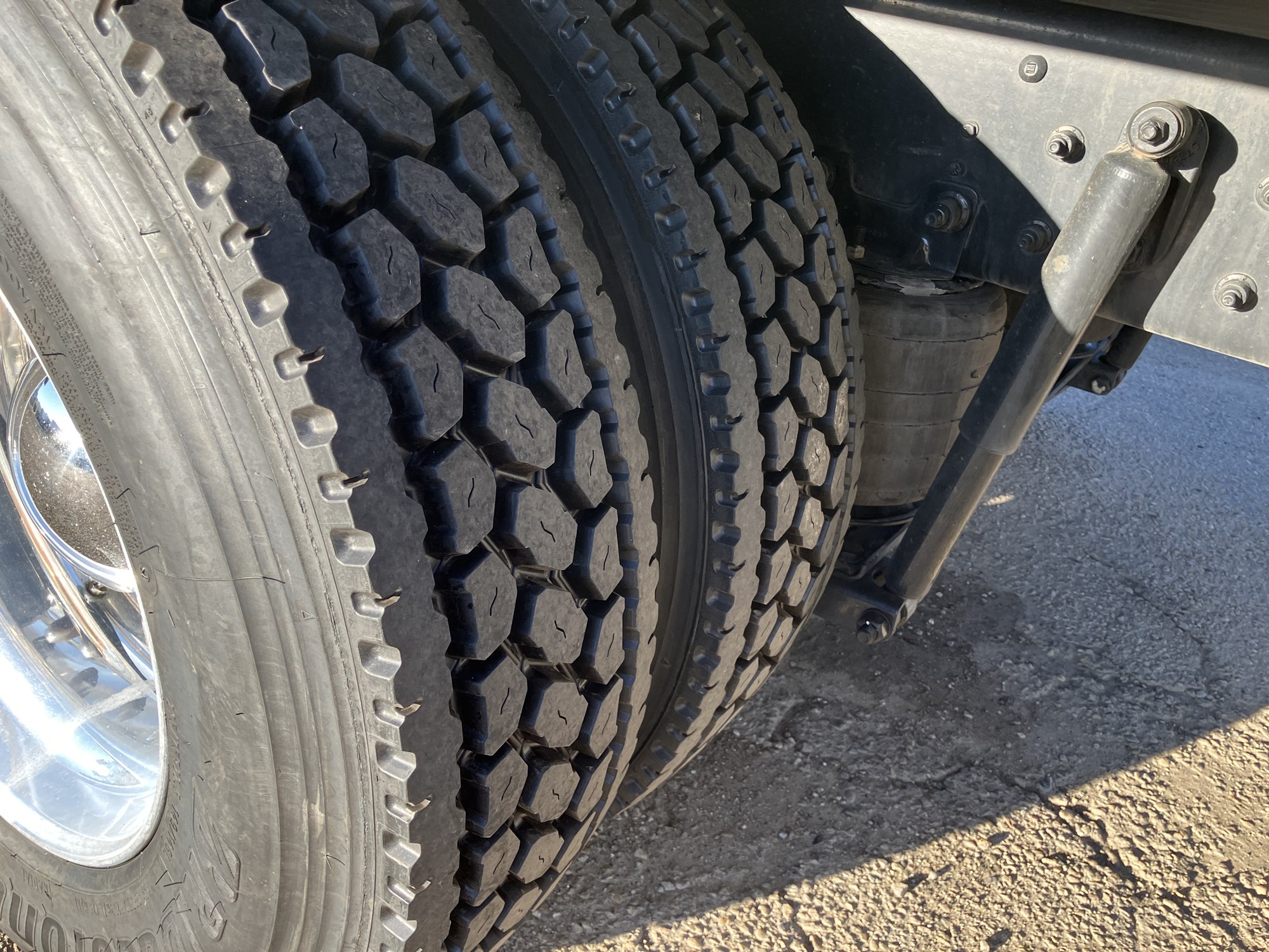 2021 Kenworth T270 - image 4 of 6