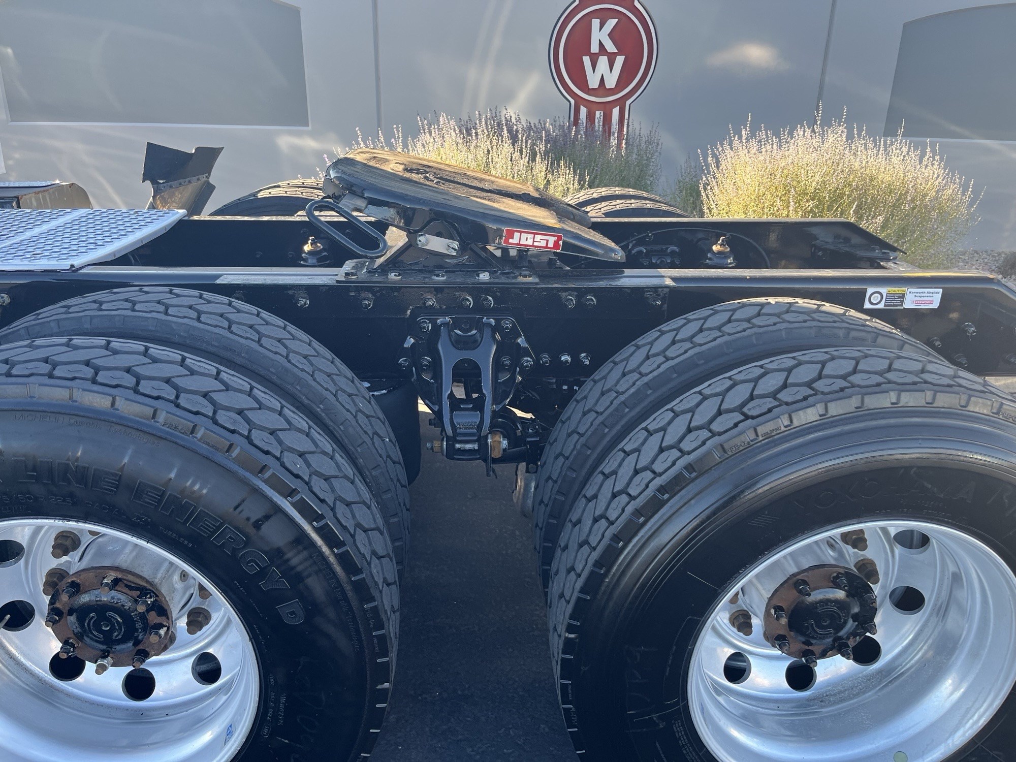 2022 Kenworth T680 - image 5 of 6