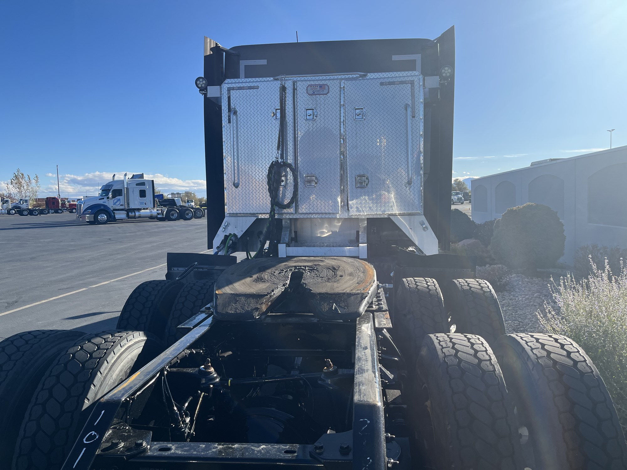 2022 Kenworth T680 - image 6 of 6