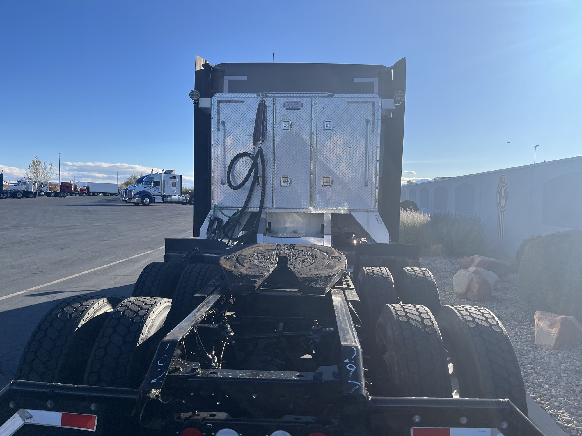 2022 Kenworth T680 - image 6 of 6