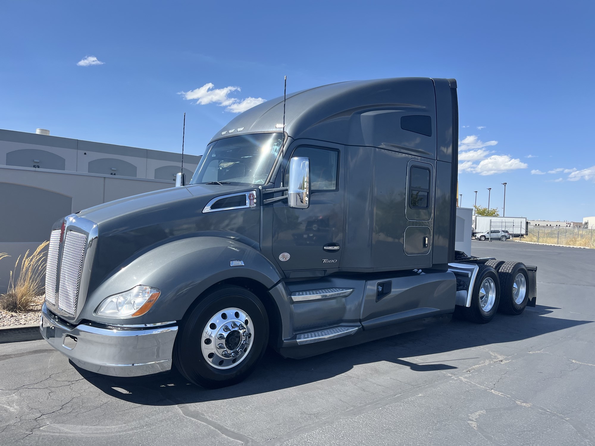 2022 Kenworth T680 - image 1 of 6