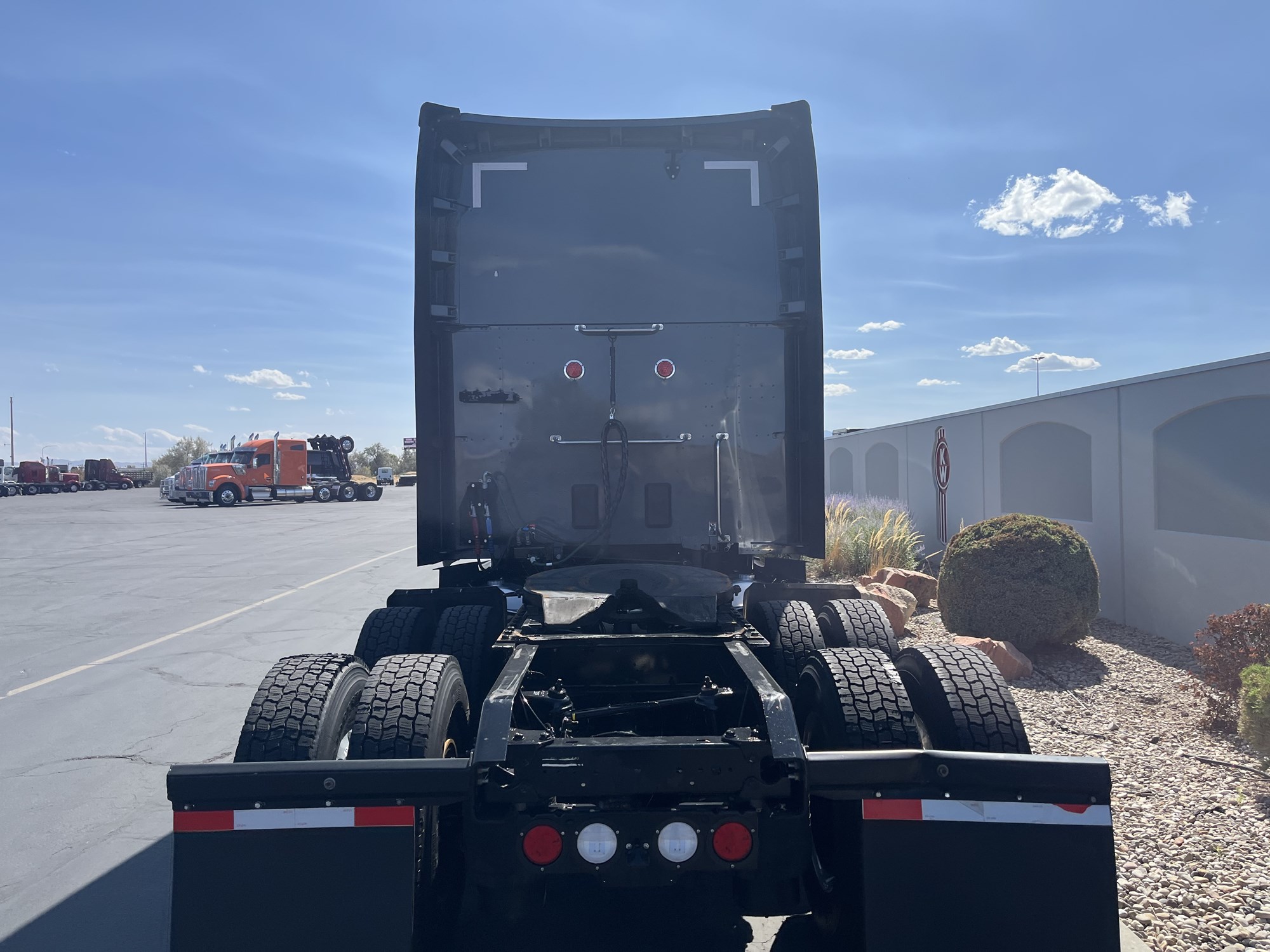2022 Kenworth T680 - image 6 of 6