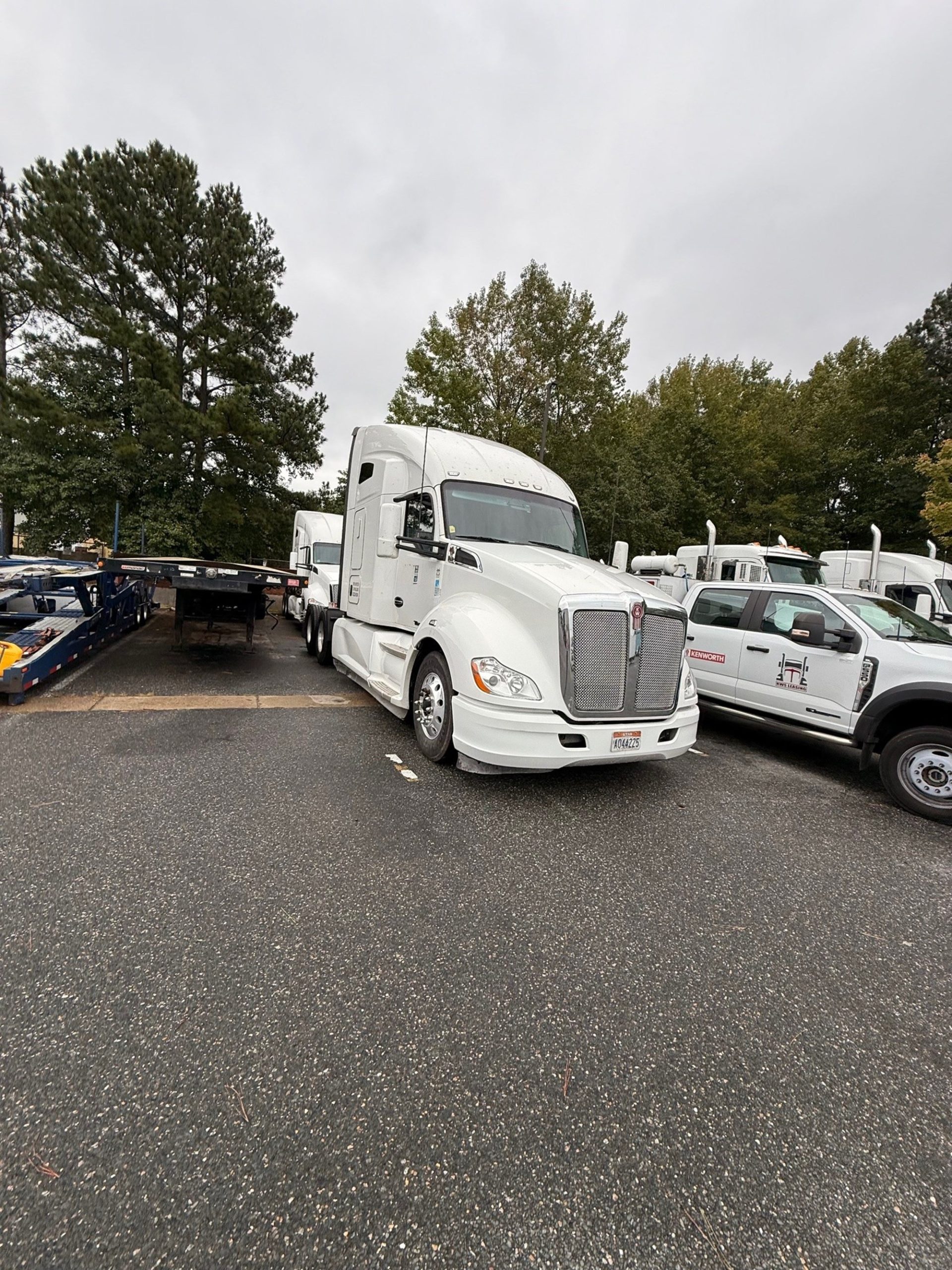 2022 Kenworth T680 - image 1 of 6