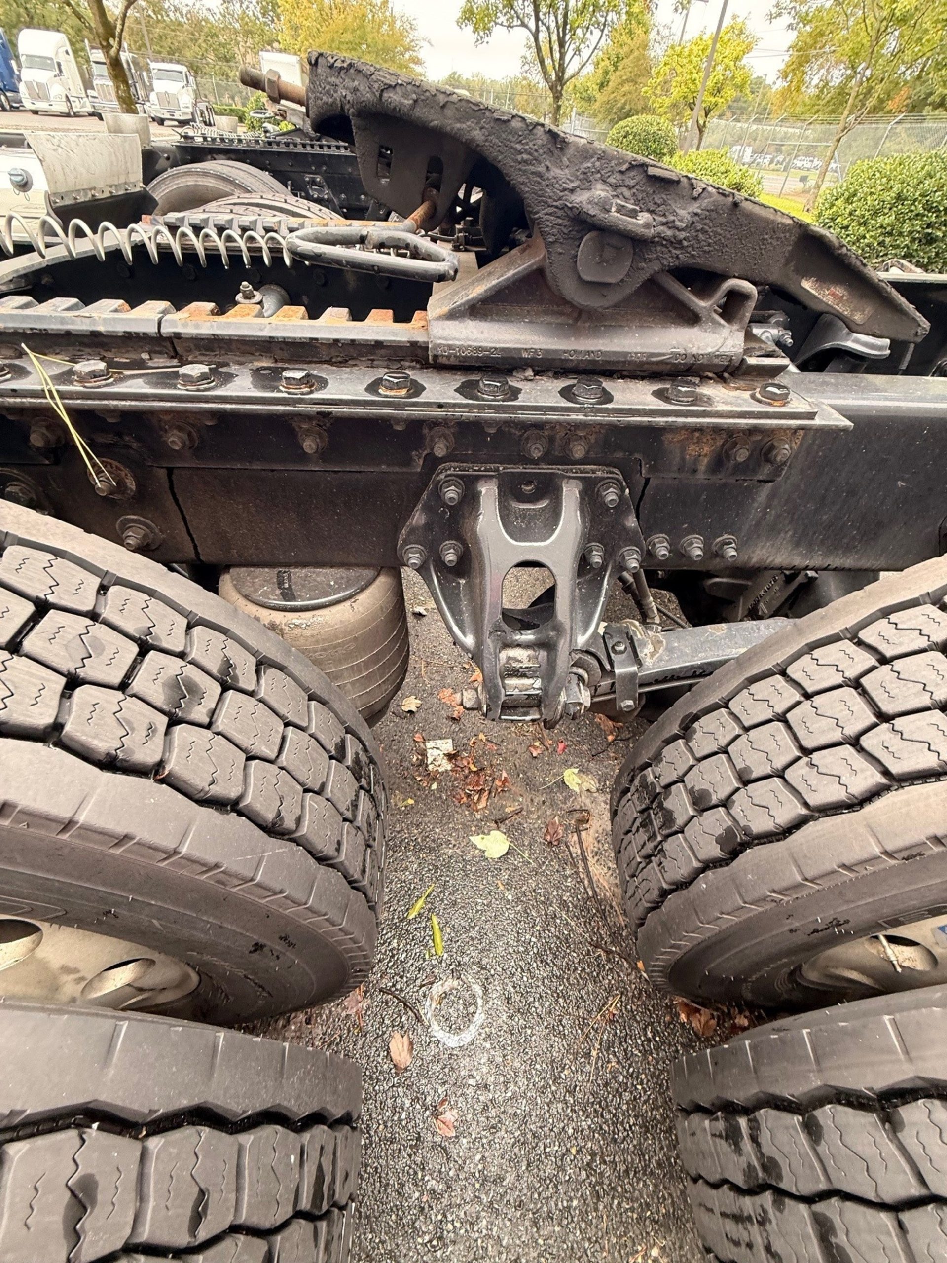 2022 Kenworth T680 - image 2 of 6