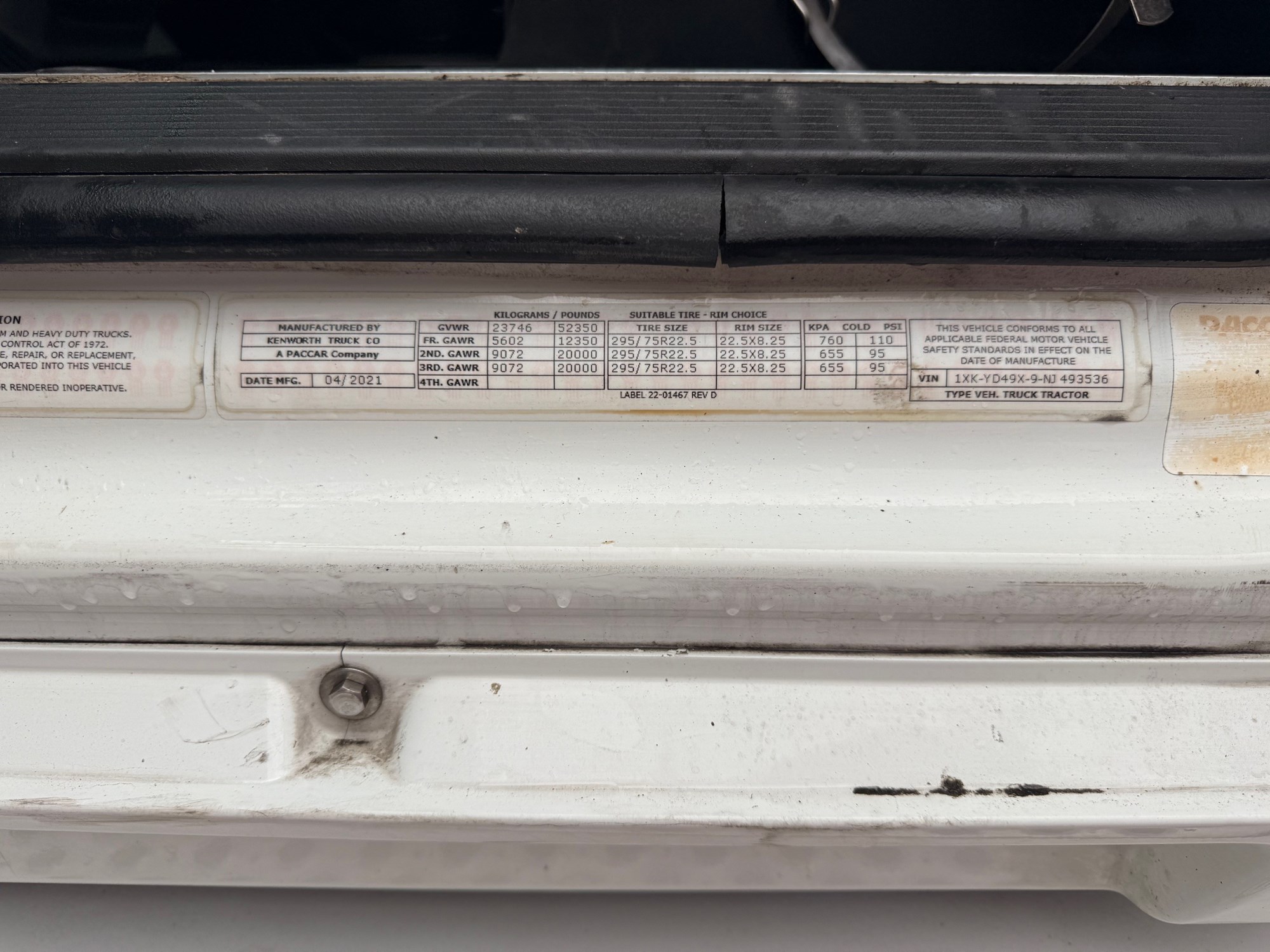 2022 Kenworth T680 - image 5 of 6