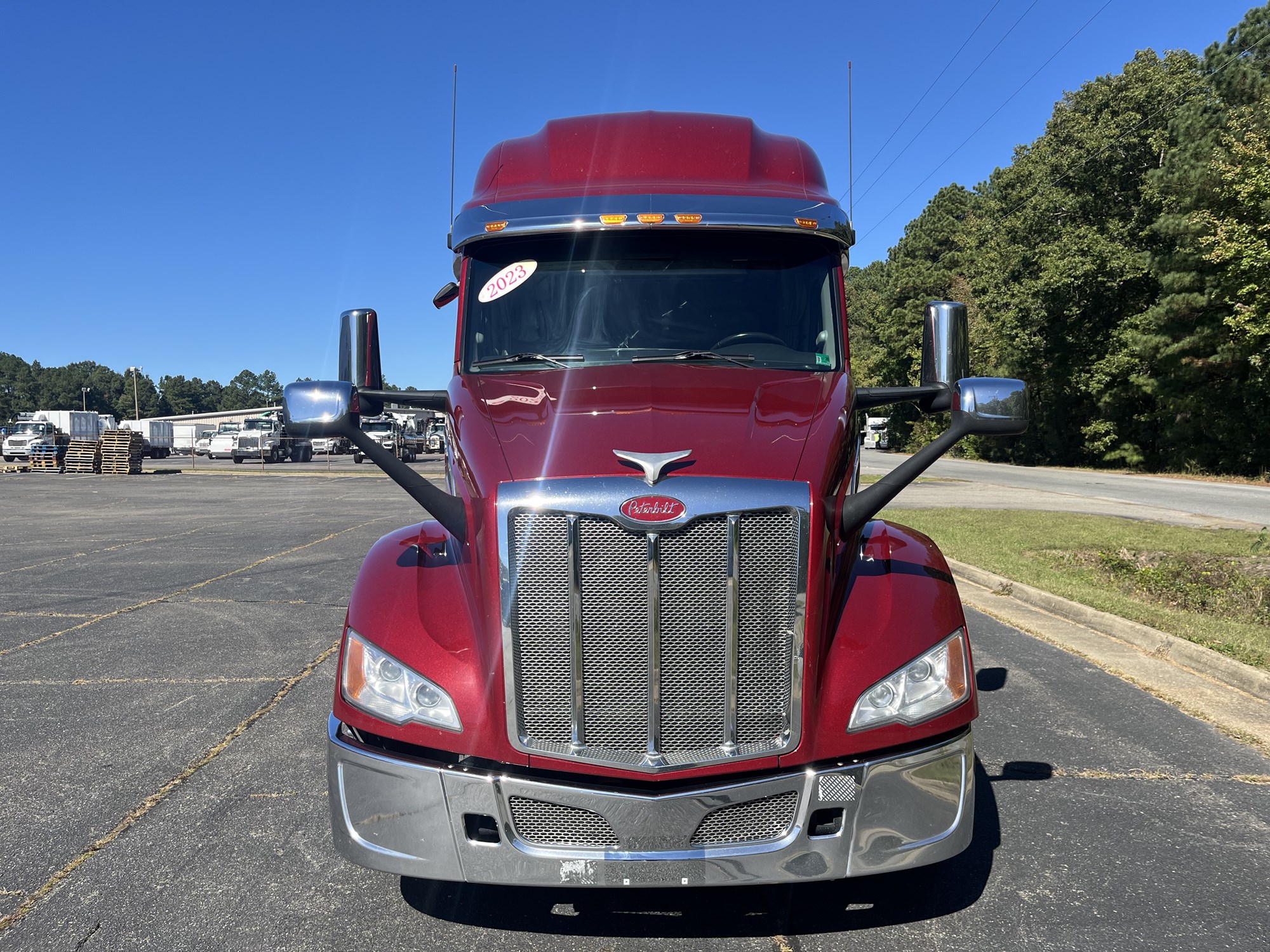 2023 Peterbilt 579 - image 2