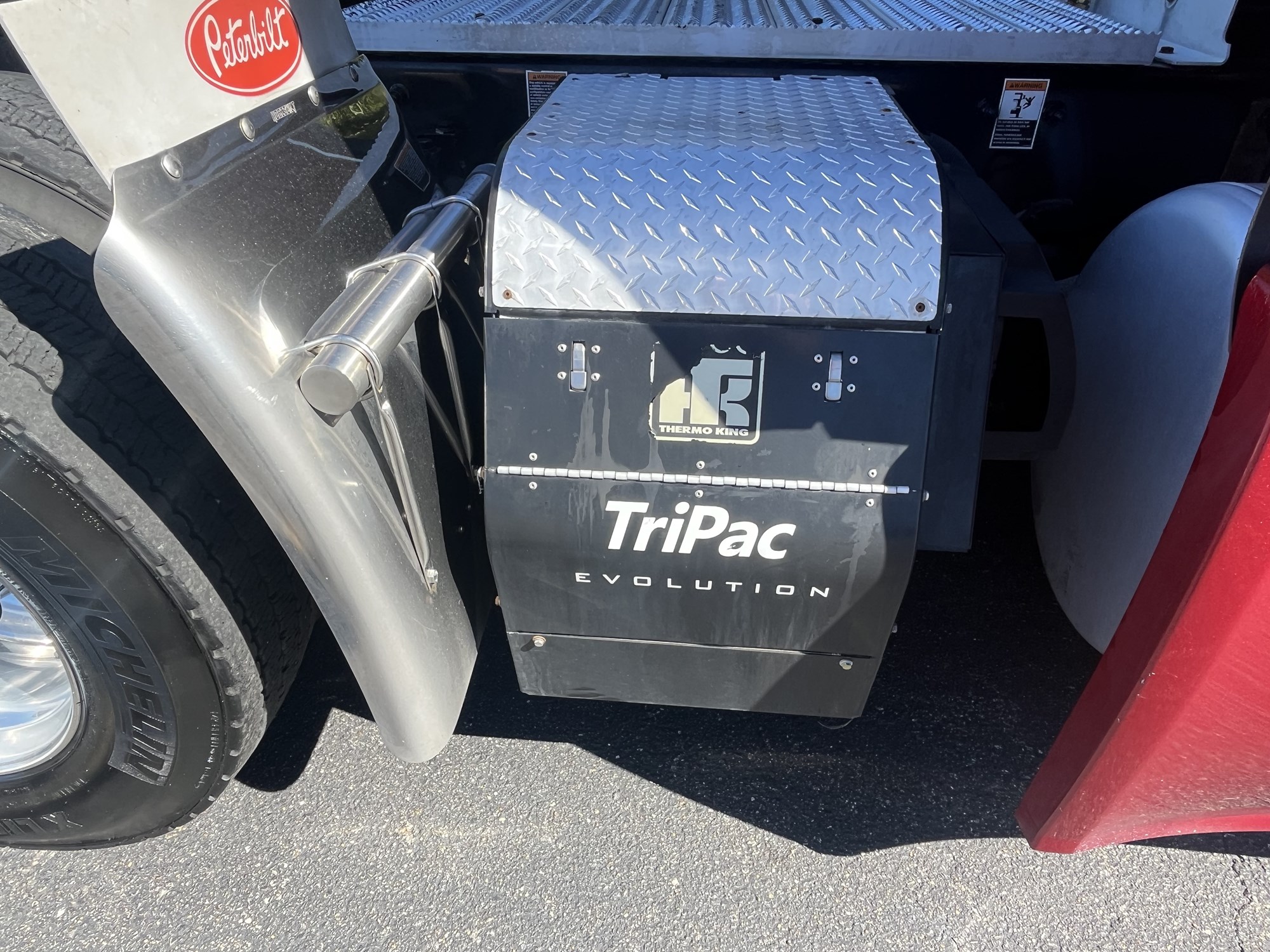 2023 Peterbilt 579 2023 Peterbilt 579 - image 5 of 6