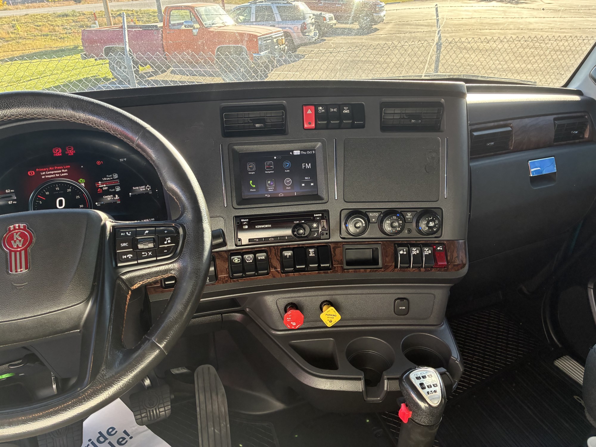 2023 Kenworth T680 - image 6 of 6