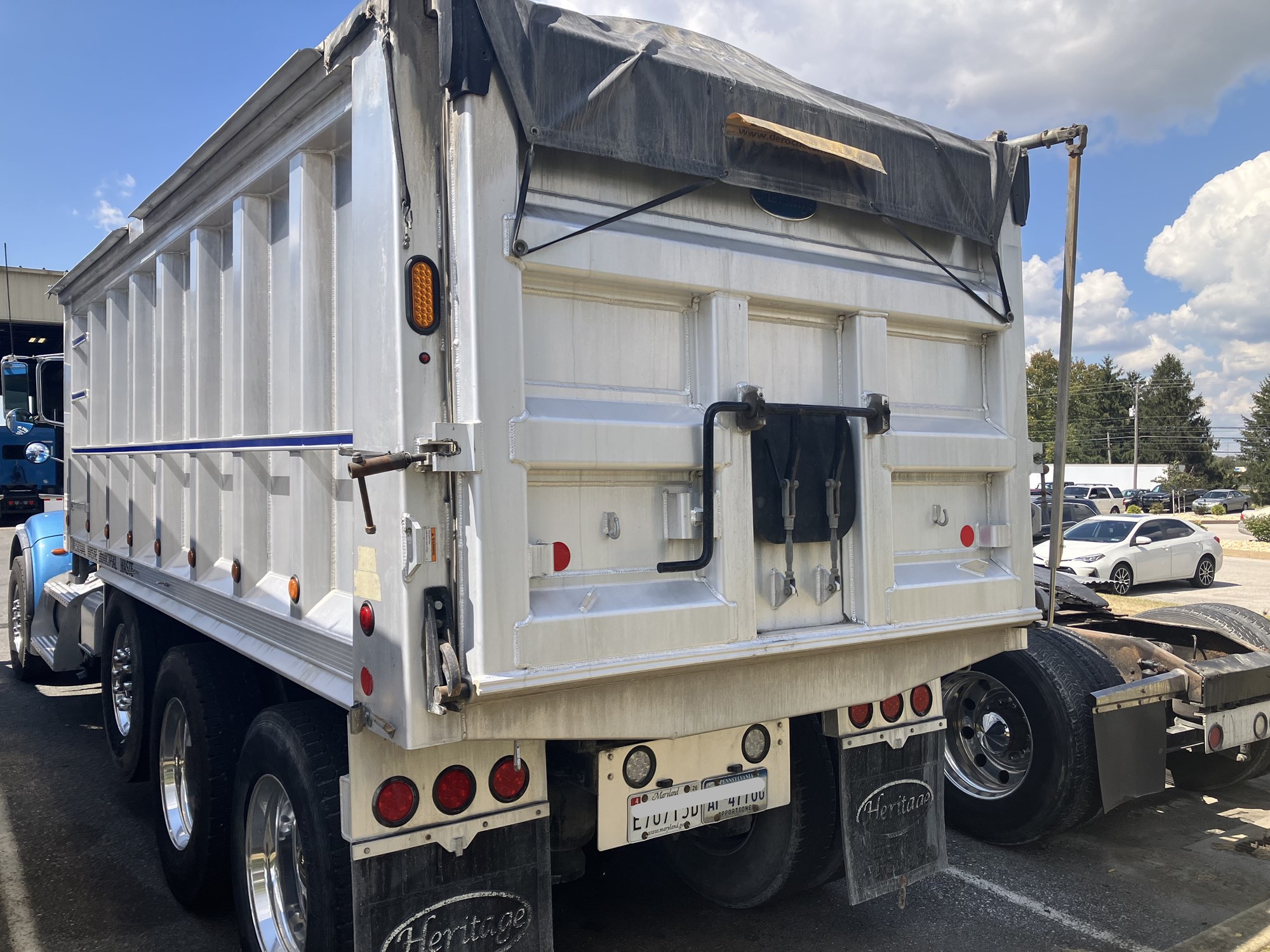 2024 Peterbilt 367 - image 2 of 4