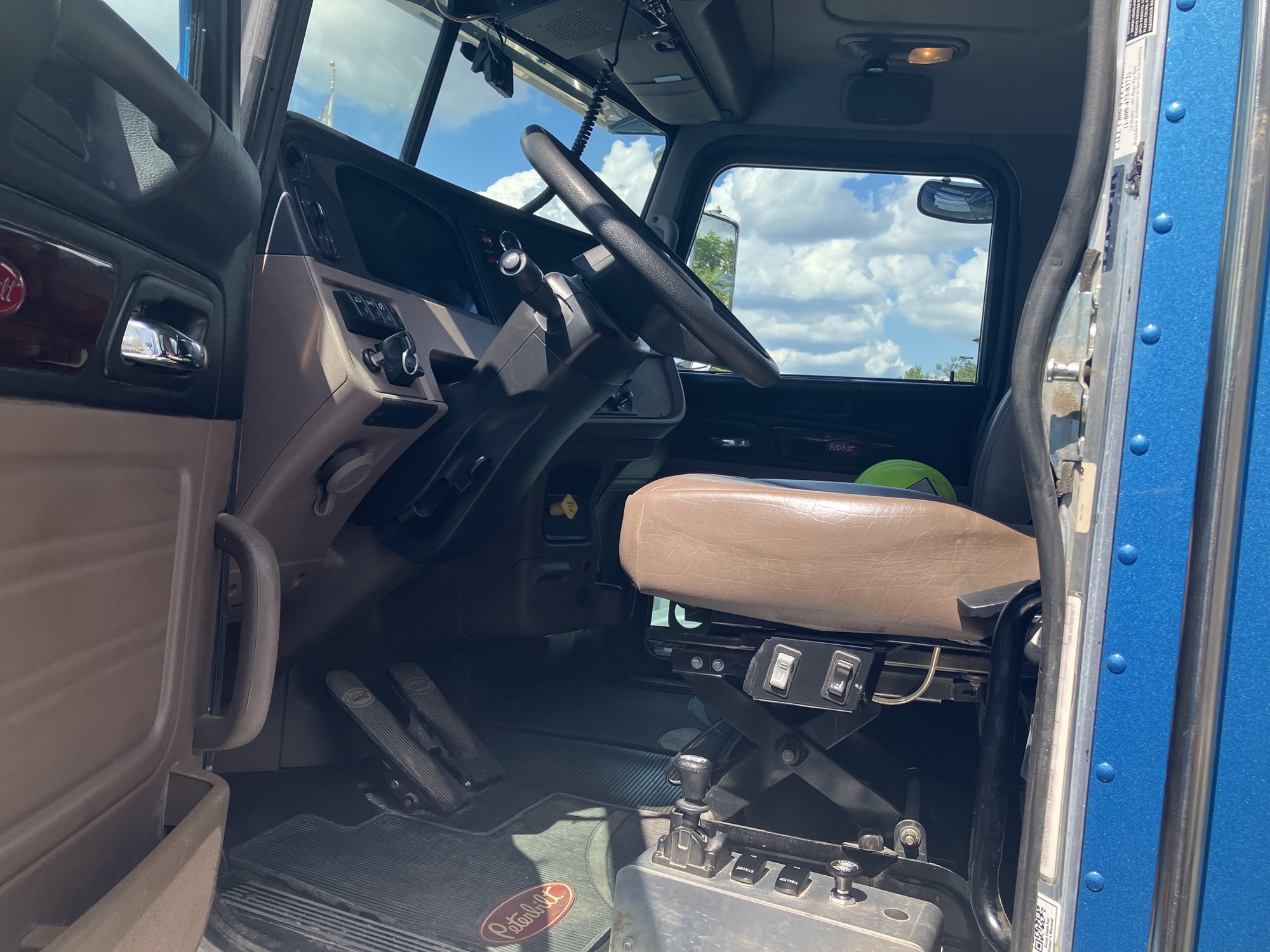 2024 Peterbilt 367 - image 3 of 4