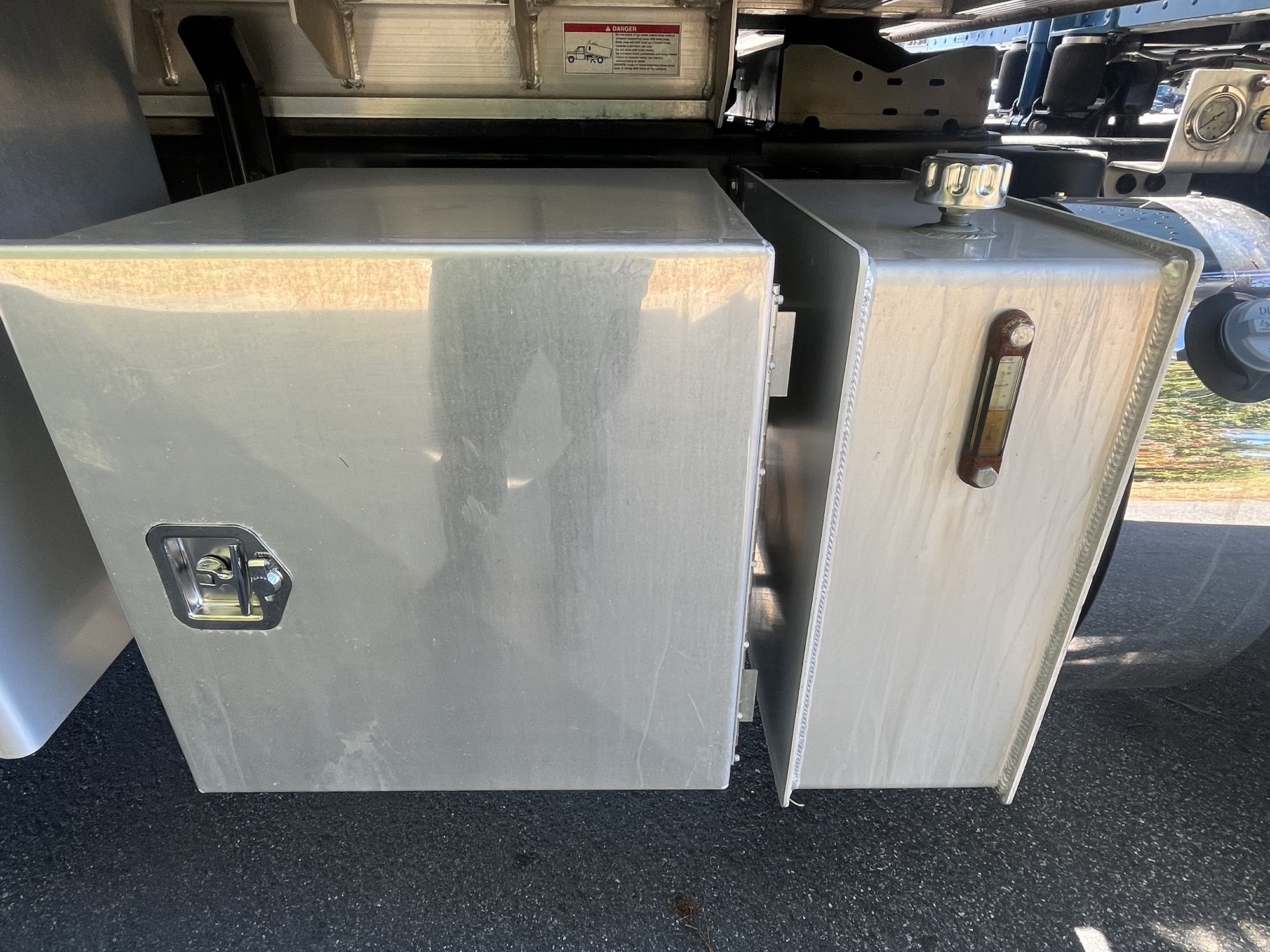 2024 Peterbilt 367 - image 4 of 6