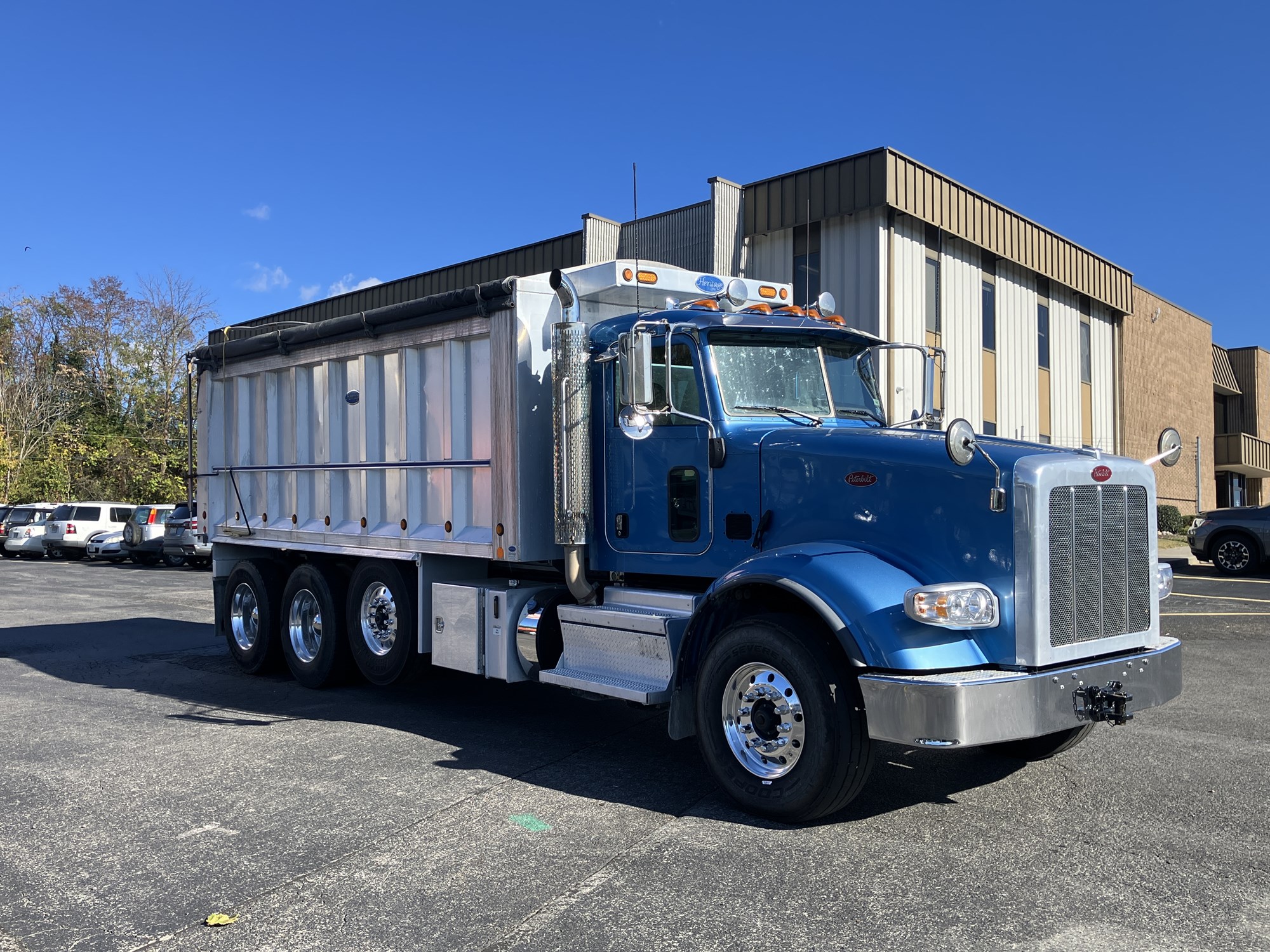 2024 Peterbilt 367 - image 4 of 6