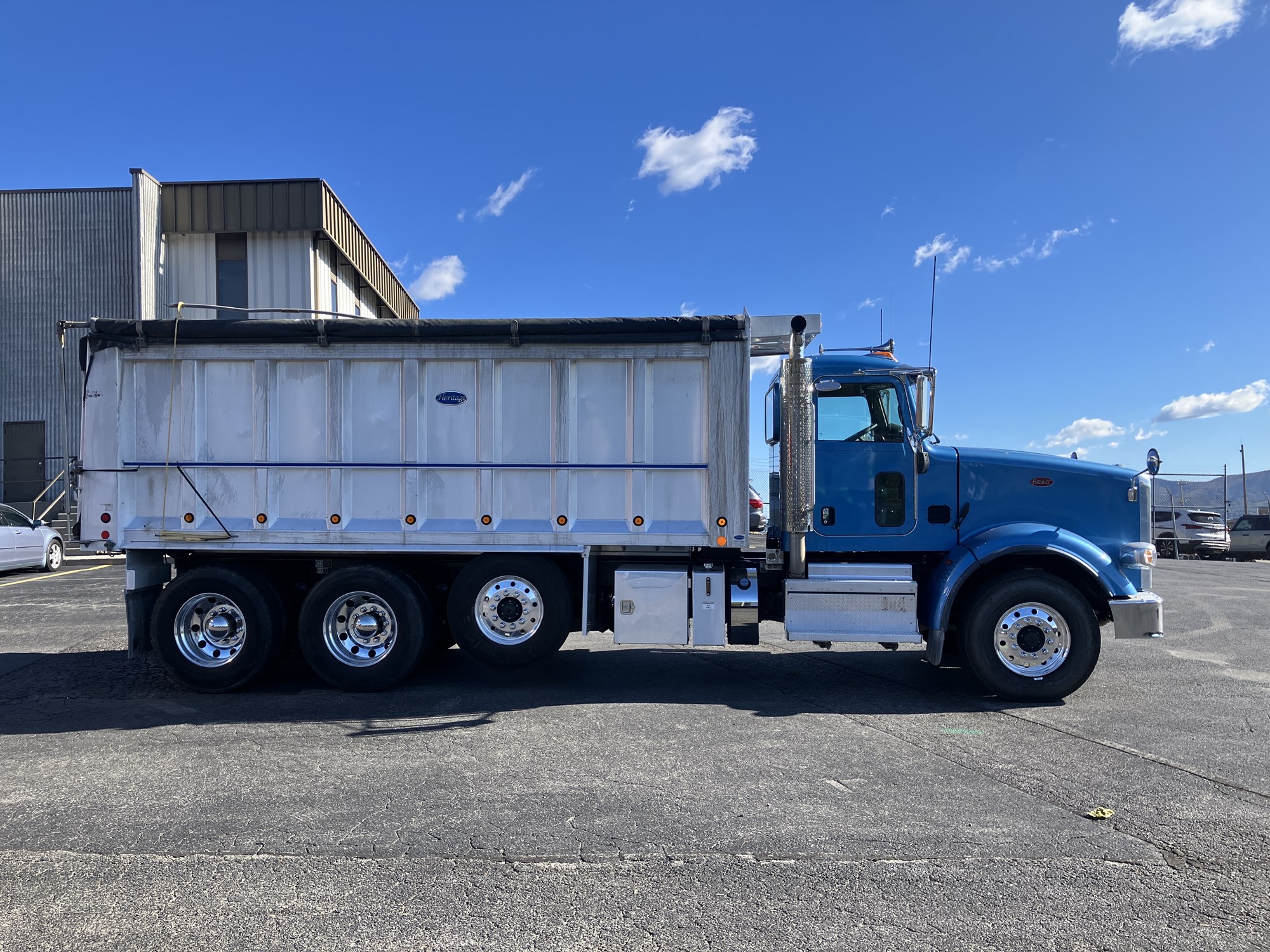 2024 Peterbilt 367 - image 5 of 6