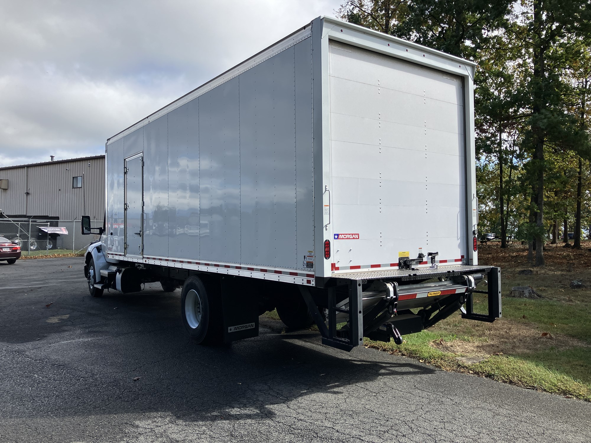 2025 Kenworth T280 - image 3 of 6