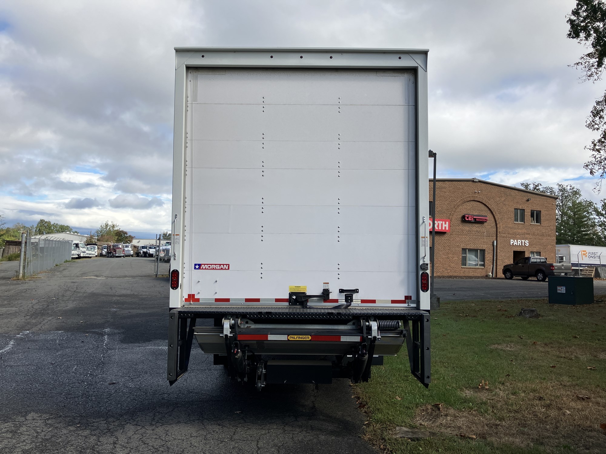 2025 Kenworth T280 - image 4 of 6