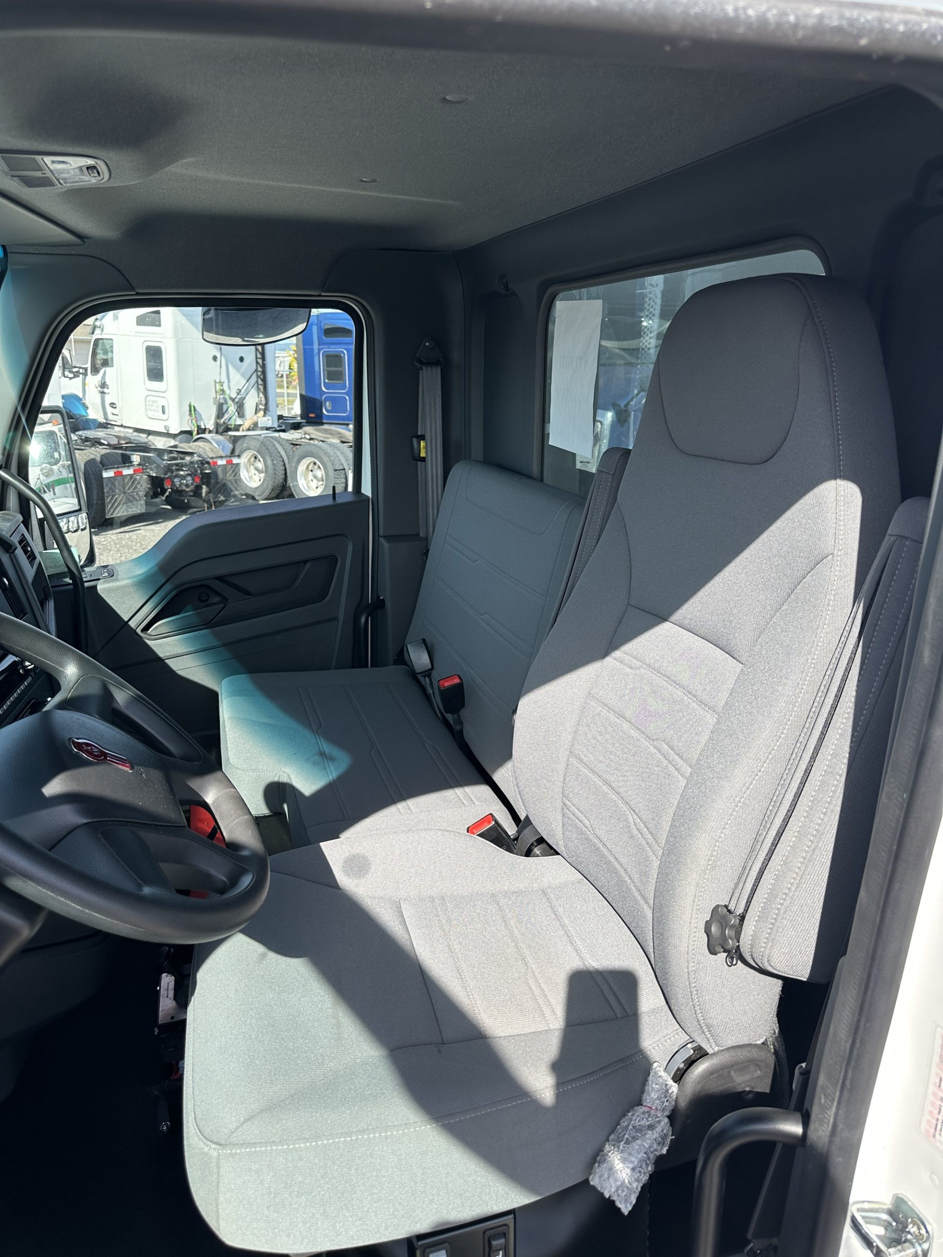 2025 Kenworth - image 3
