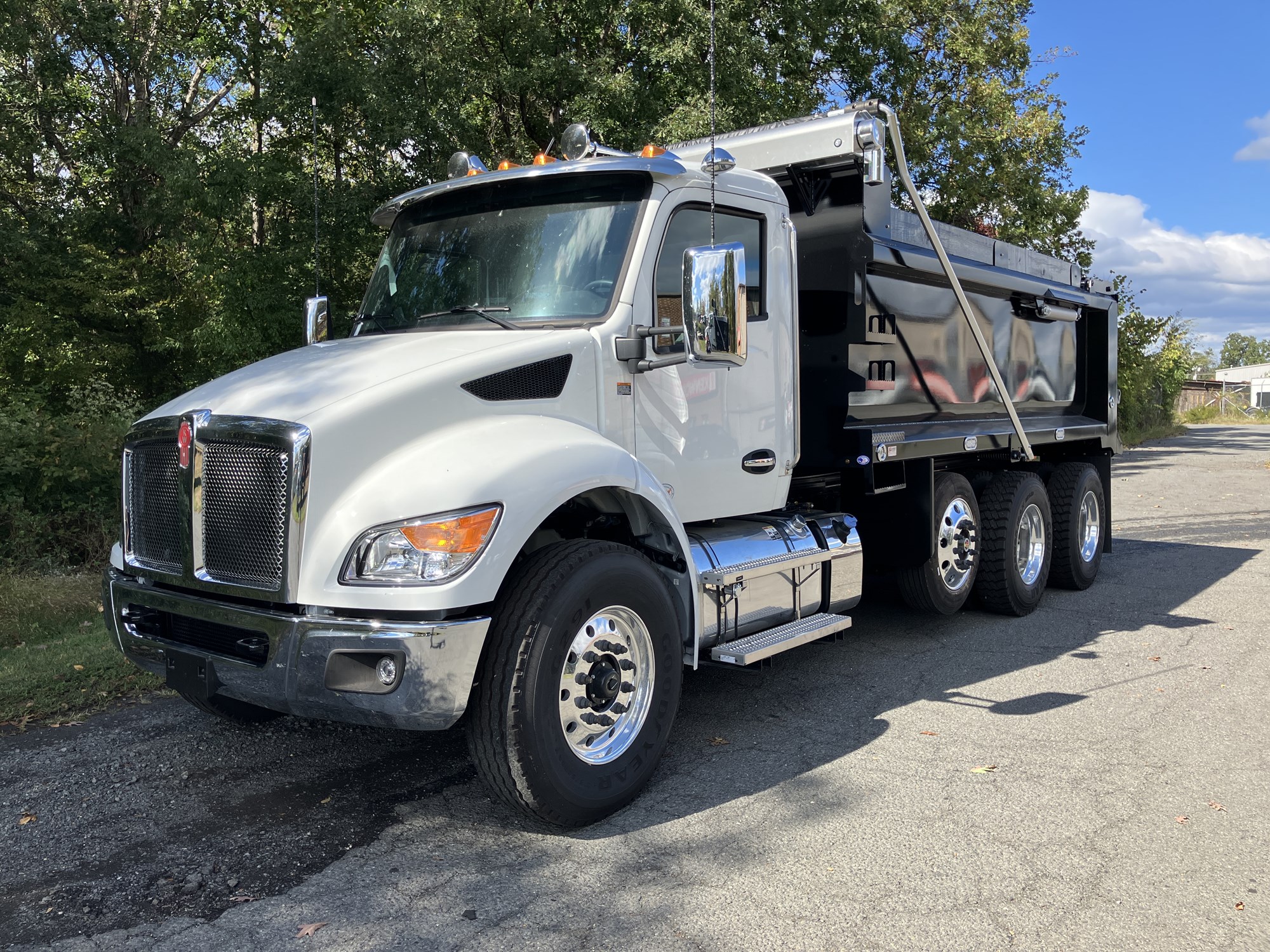 2025 Kenworth T480 - image 1 of 6