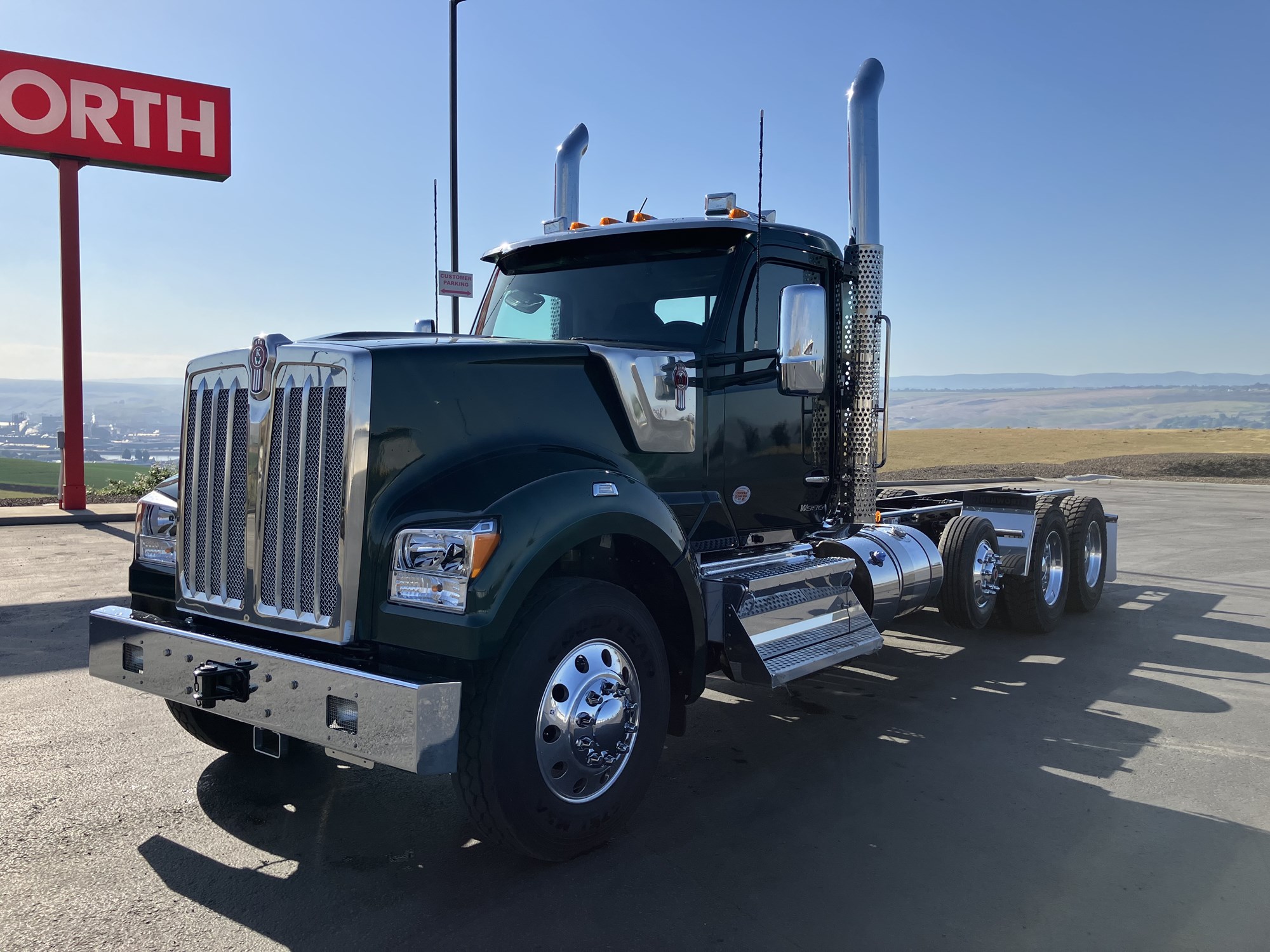 2026 Kenworth W990