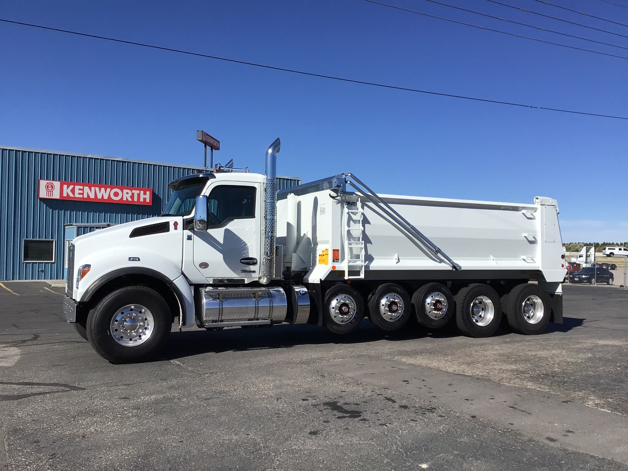 2026 Kenworth T880 - image 1 of 6